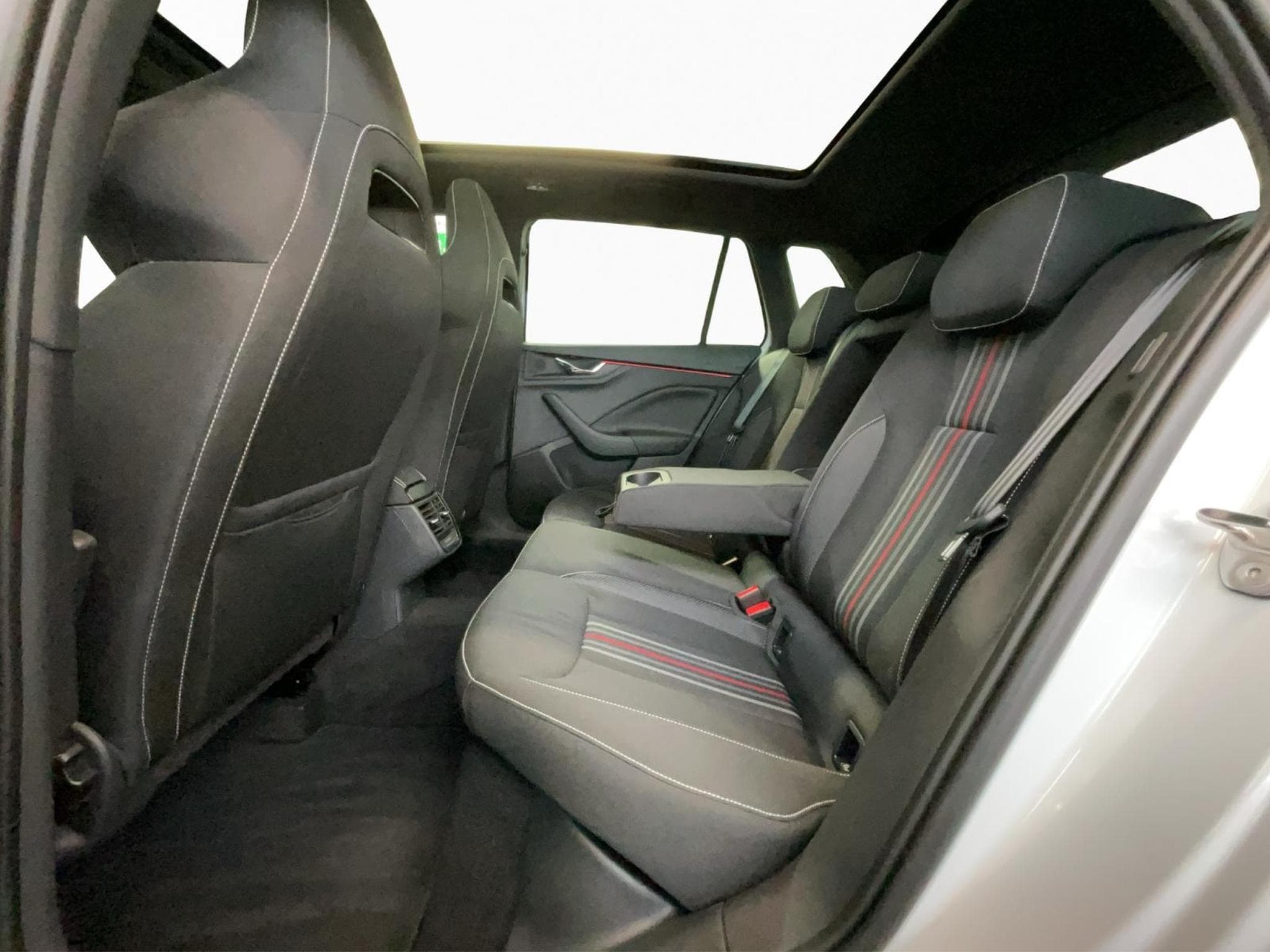 Skoda Kamiq Monte-Carlo+DSG+Pano+Navi (2024) - Foto 16