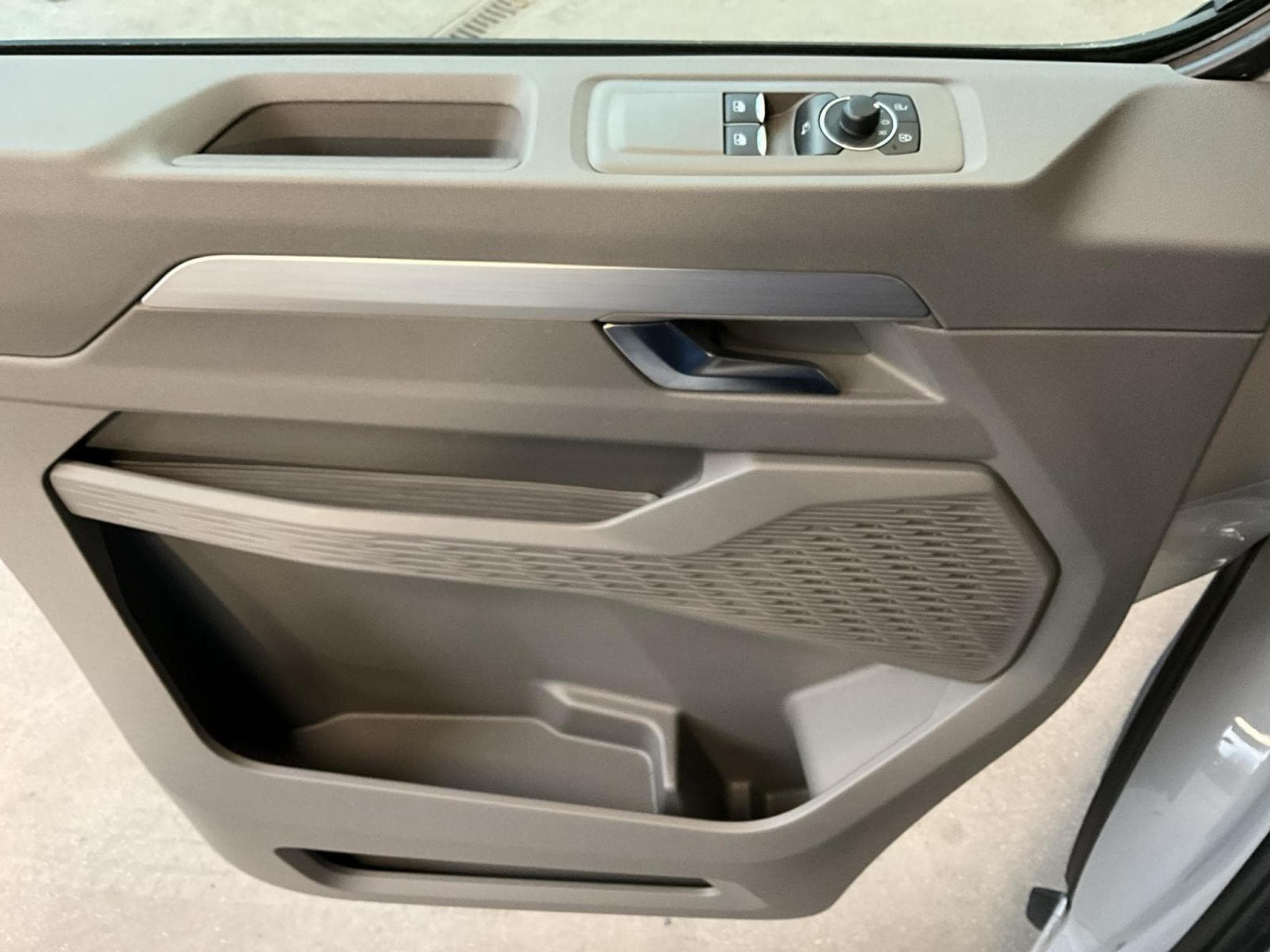 VW T7 Life+Kurz+DSG+9Sitze+LED (2025) - Photo 14