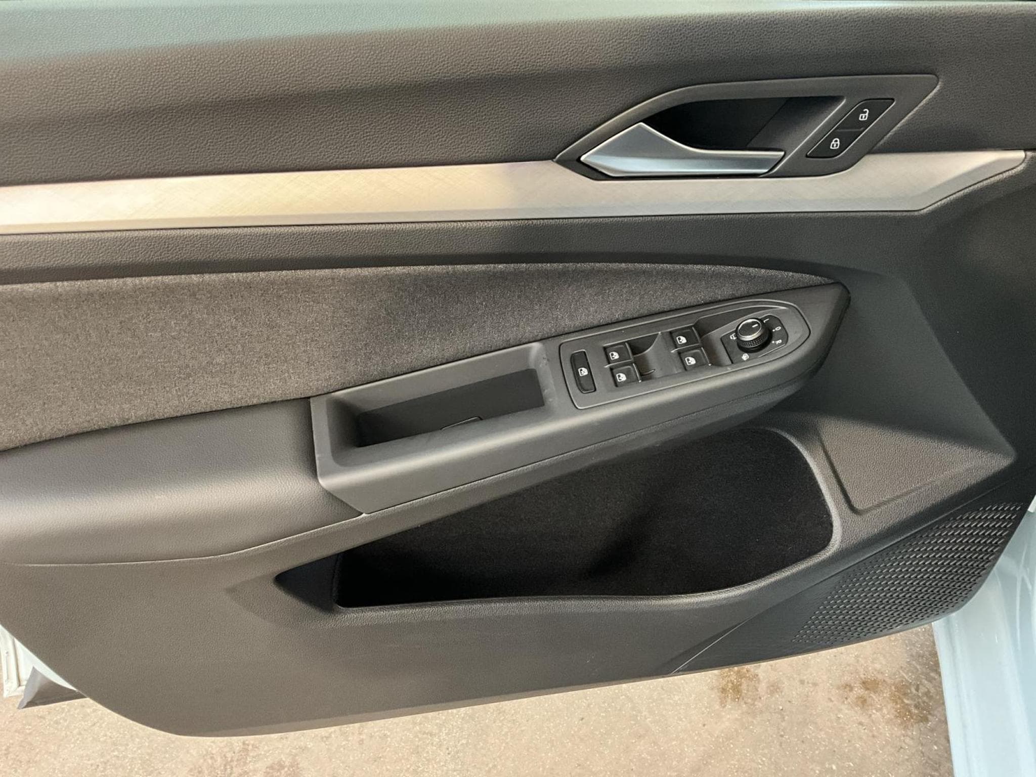 VW Golf Life+DSG+LED+NAVI (2025) - Photo 11