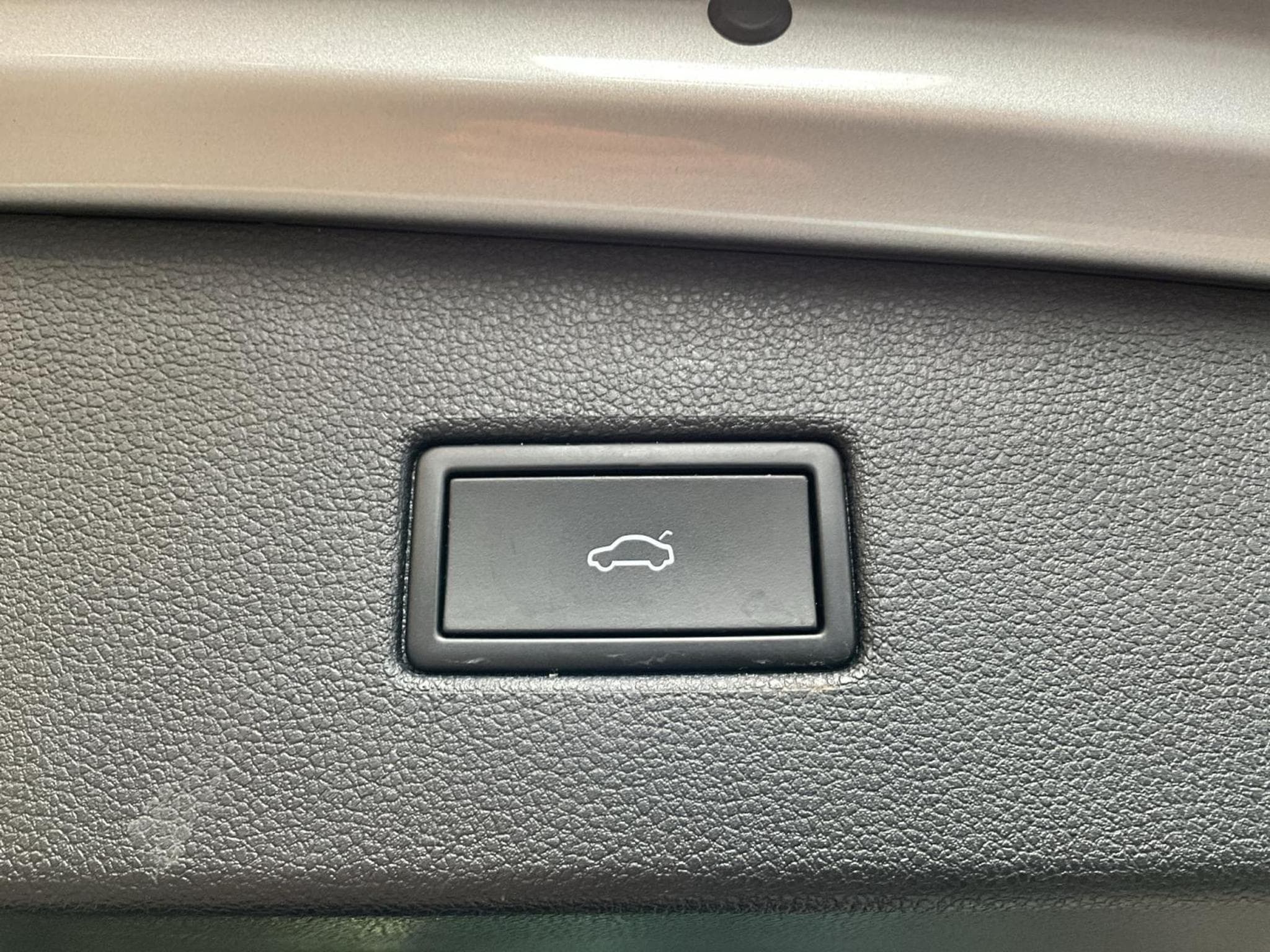 VW Tiguan R-Line+DSG+4M+Pano+MatrixLed (2021) - Foto 19