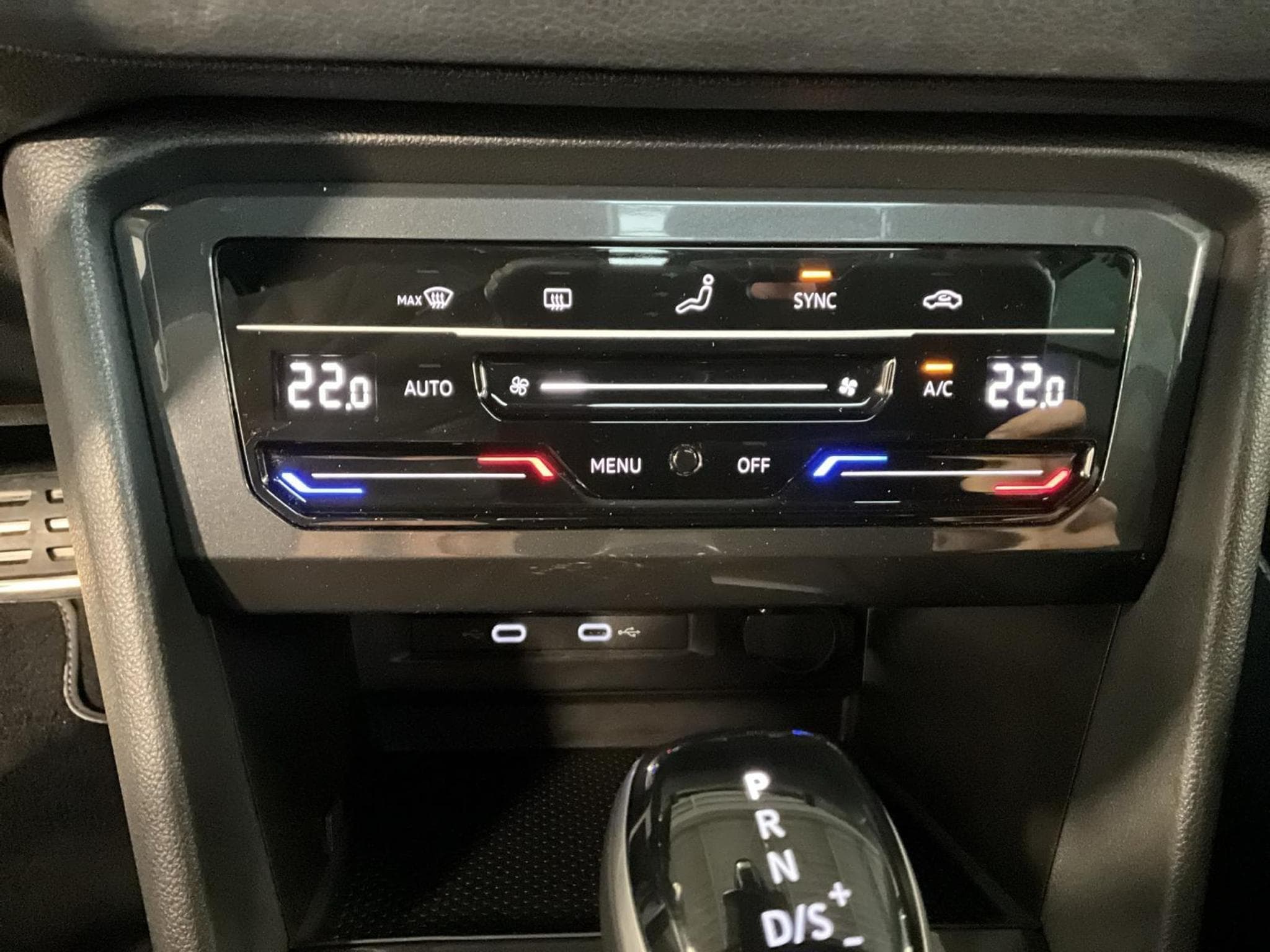 VW Tiguan R-Line+DSG+4M+Pano+MatrixLed (2021) - Foto 21