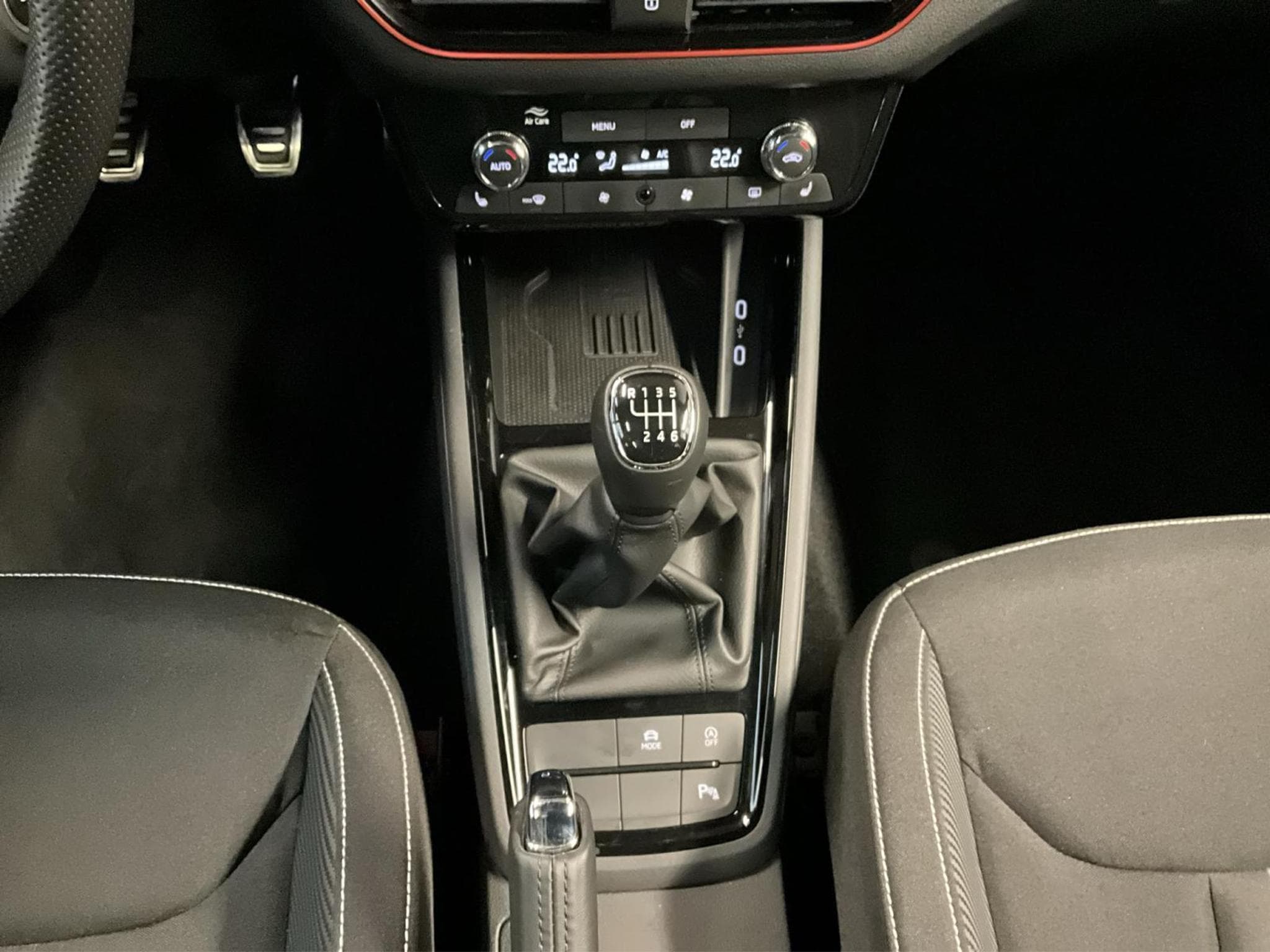 Skoda Scala Monte-Carlo+bvm+FullLink+RearView (2025) - Foto 12