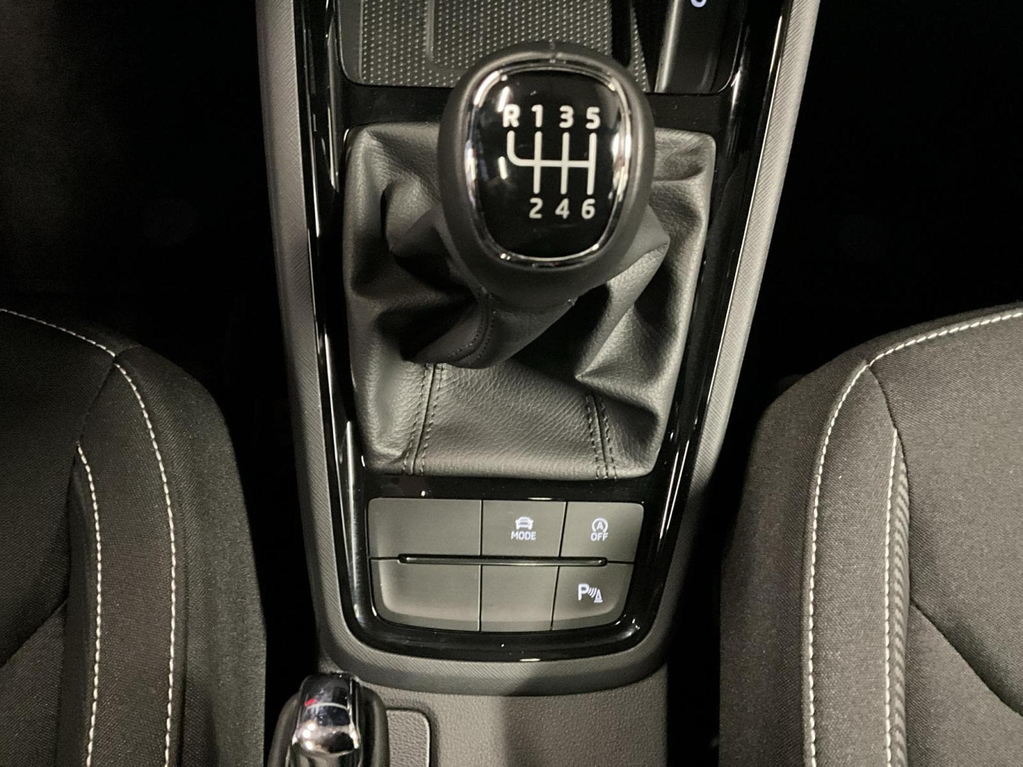 Skoda Scala Monte-Carlo+BVM+Pano+RearView (2025) - Foto 12