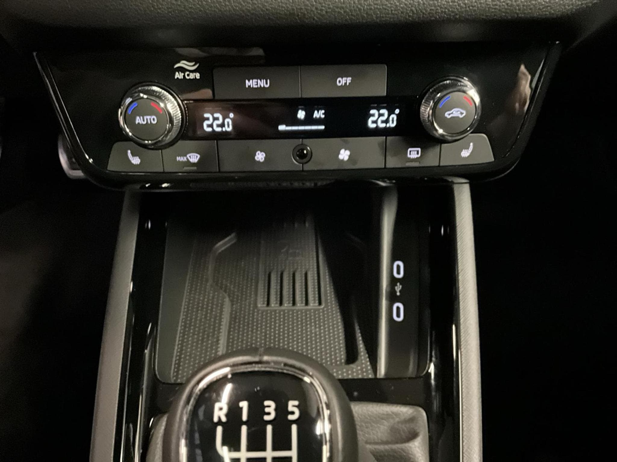 Skoda Scala Monte-Carlo+BVM+Pano+RearView (2025) - Foto 20