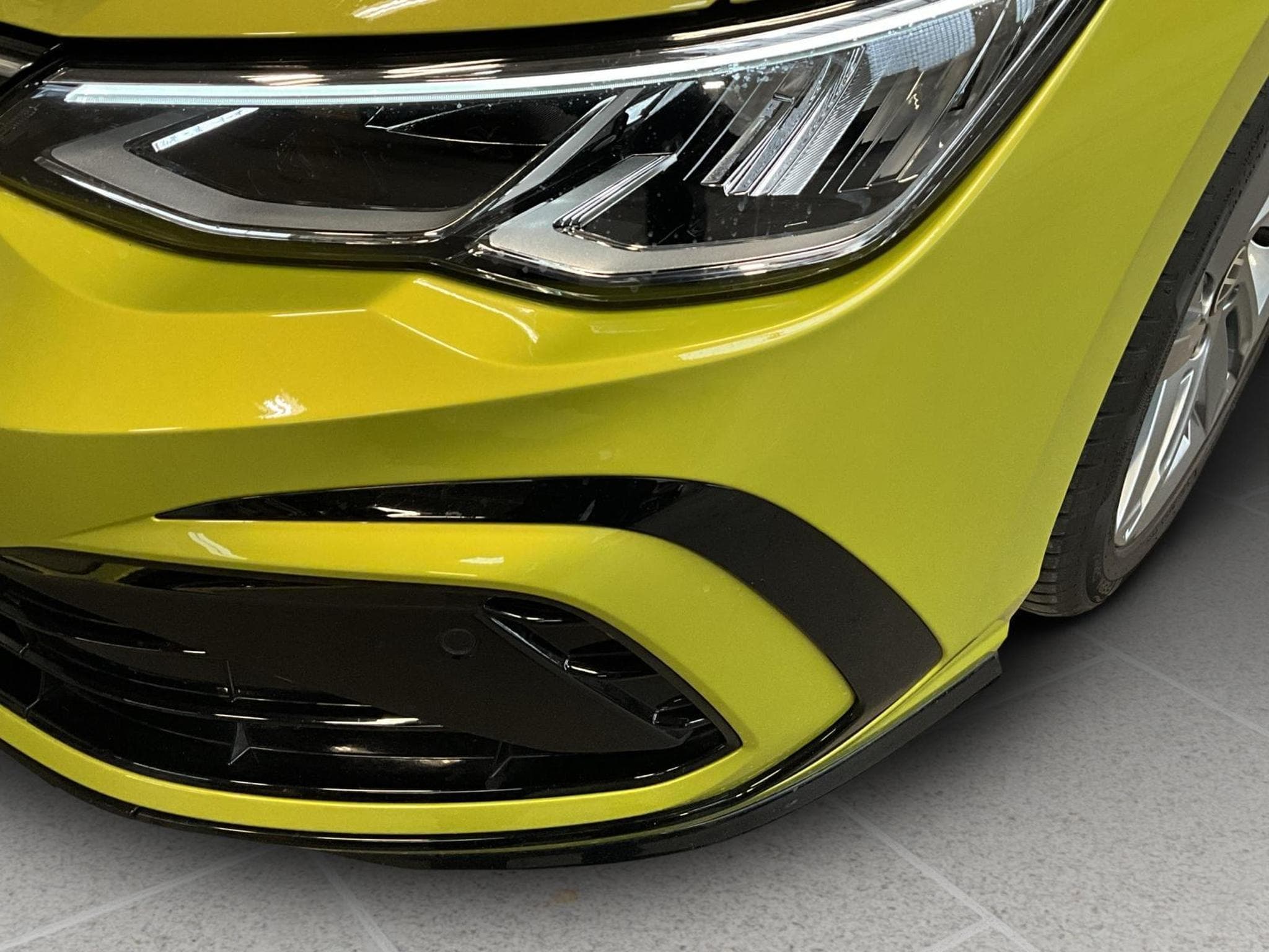 VW Golf R-Line+DSG+RearView+LED (2022) - Foto 17