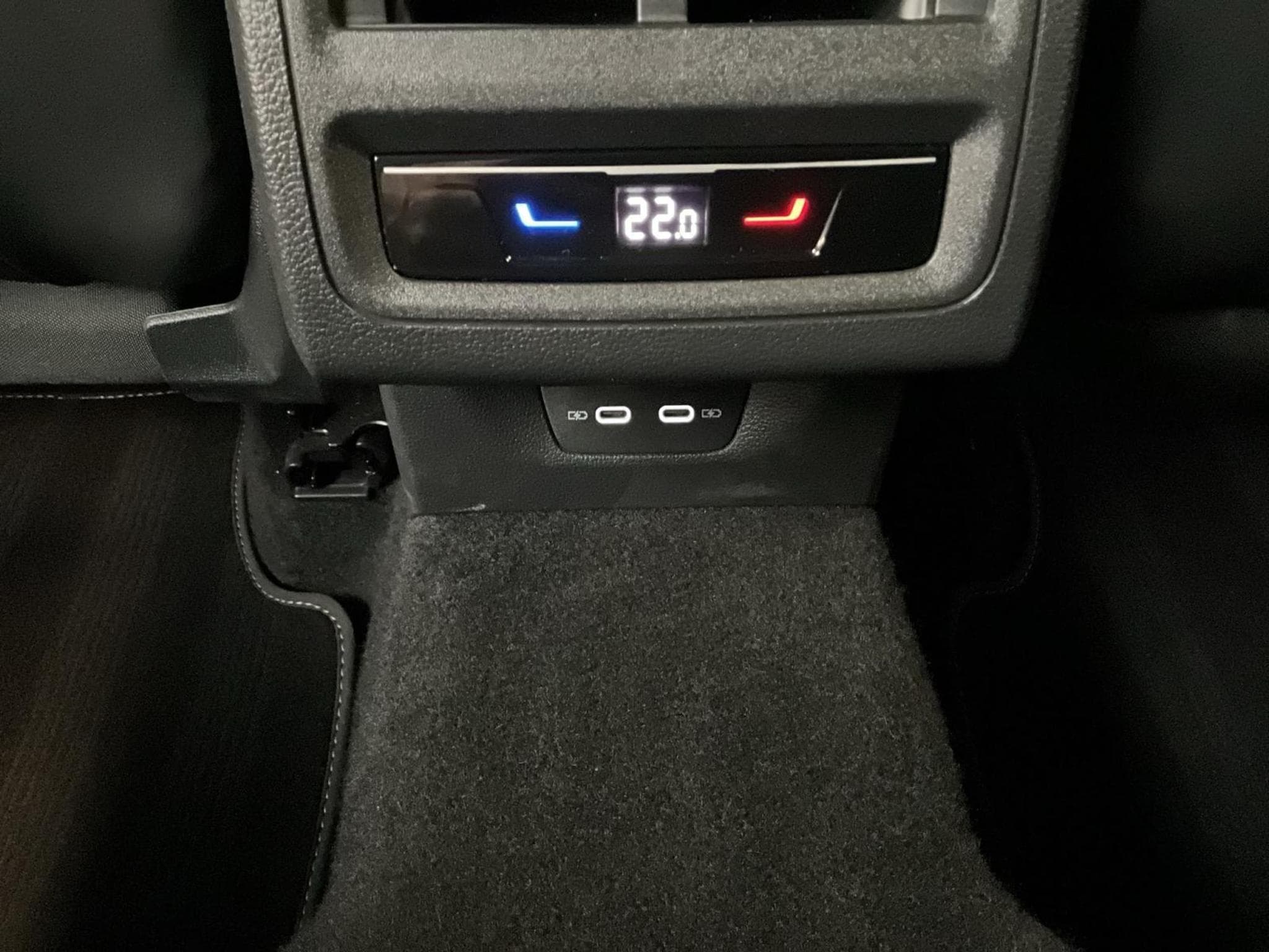 VW Golf R-Line+DSG+RearView+LED (2022) - Foto 20