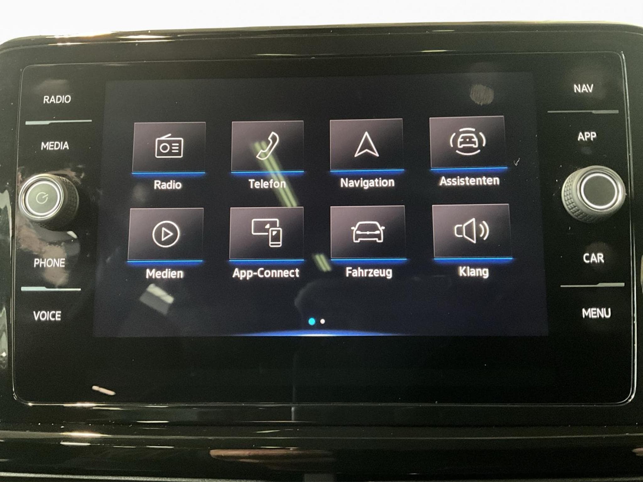 VW T-Roc R-Line+DSG+Black-Style+Pano+RearView (2024) - Photo 13