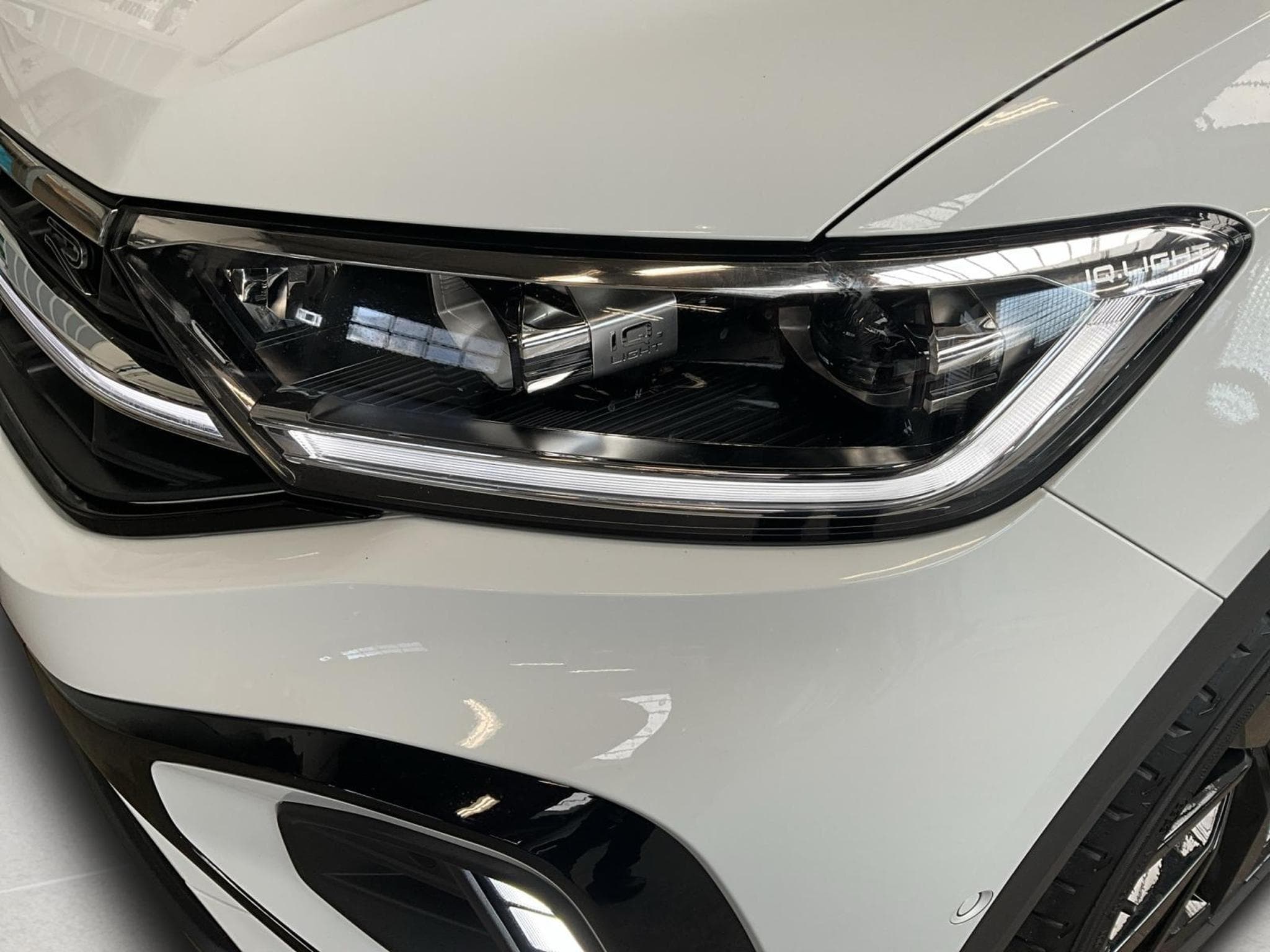 VW T-Roc R-Line+DSG+Black-Style+Pano+RearView (2024) - Photo 19