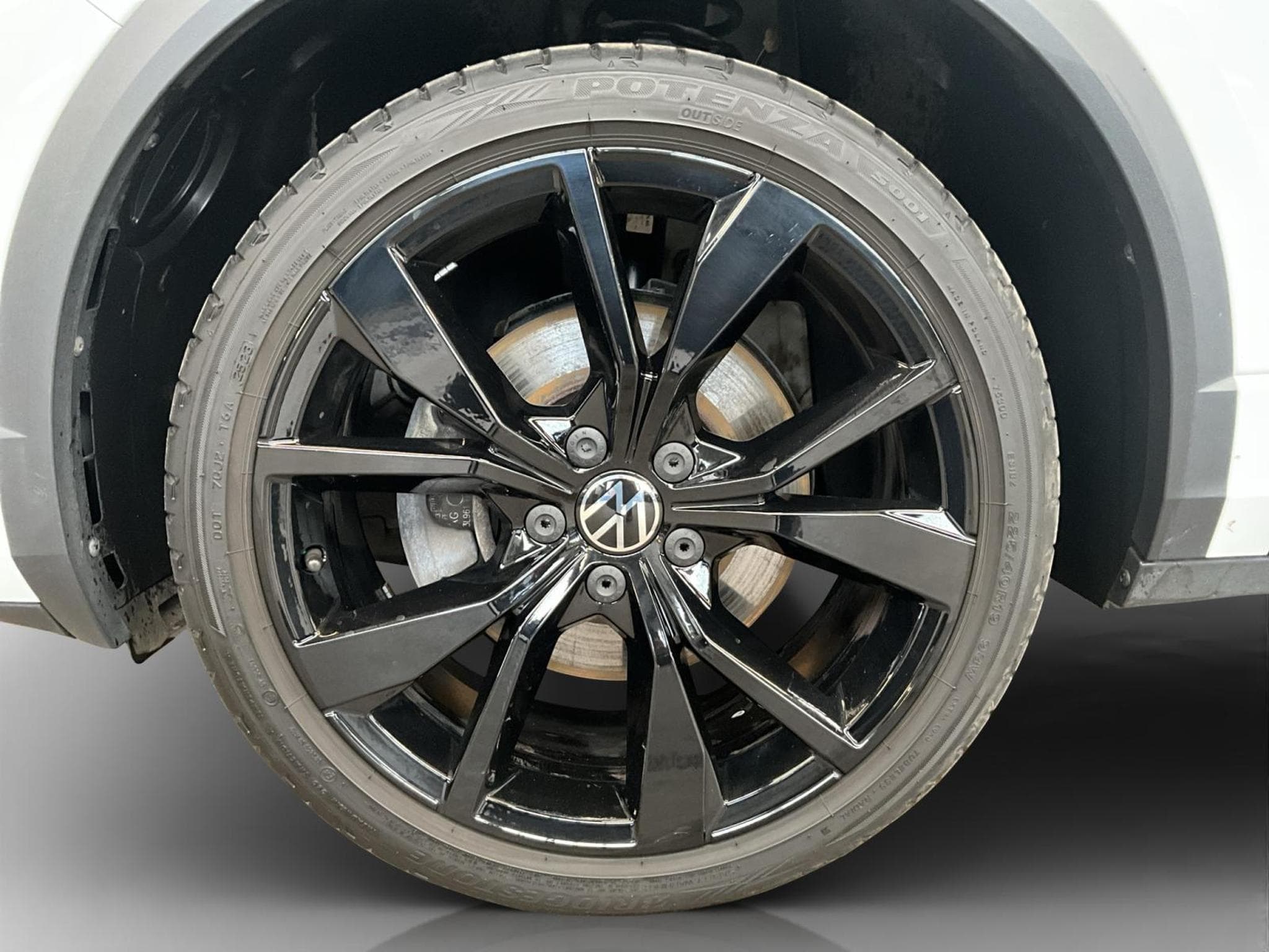 VW T-Roc R-Line+DSG+Black-Style+Pano+RearView (2024) - Photo 8