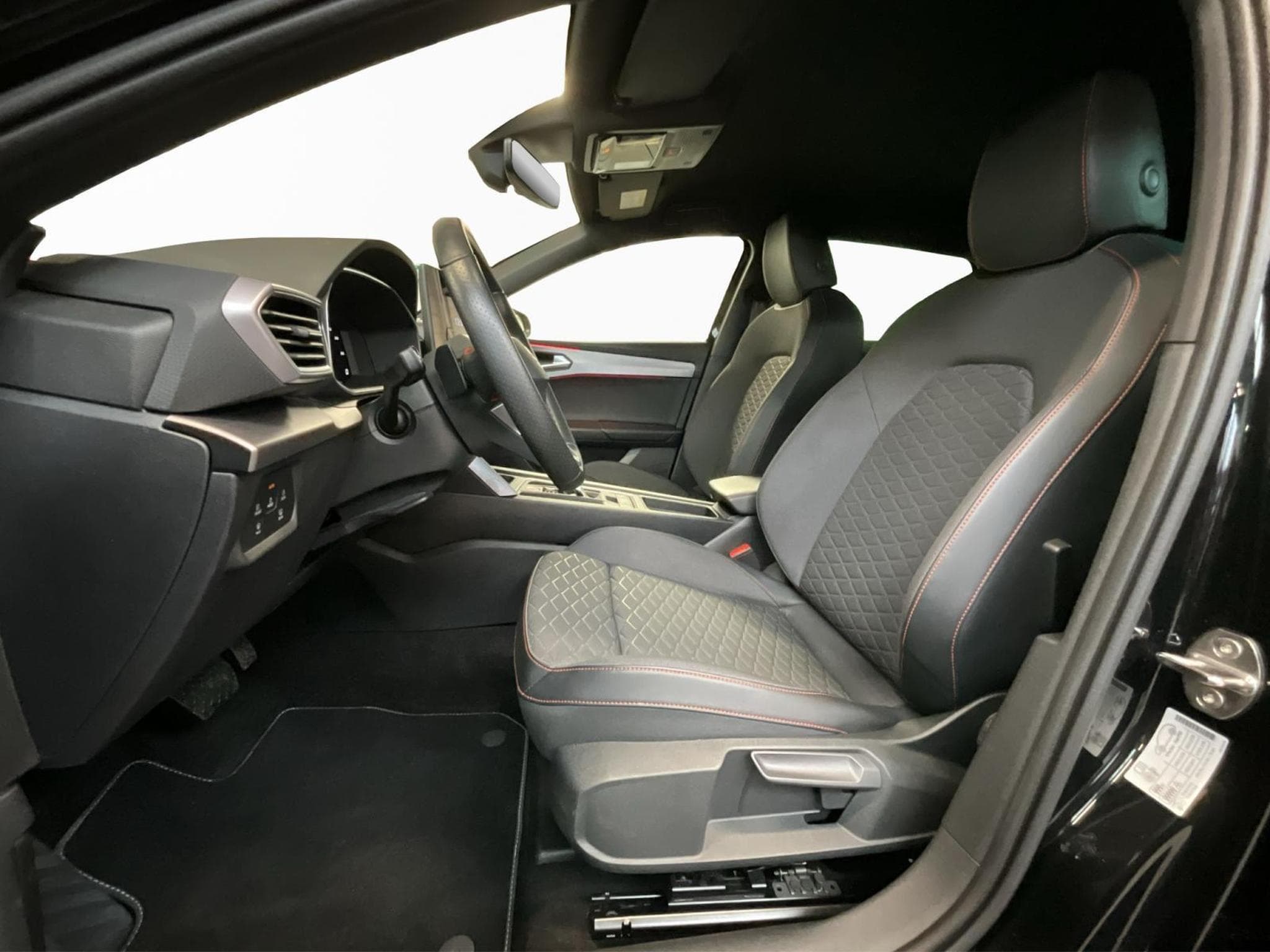 Seat Leon FR+DSG+Led+Navi+Kessy (2025) - Photo 11