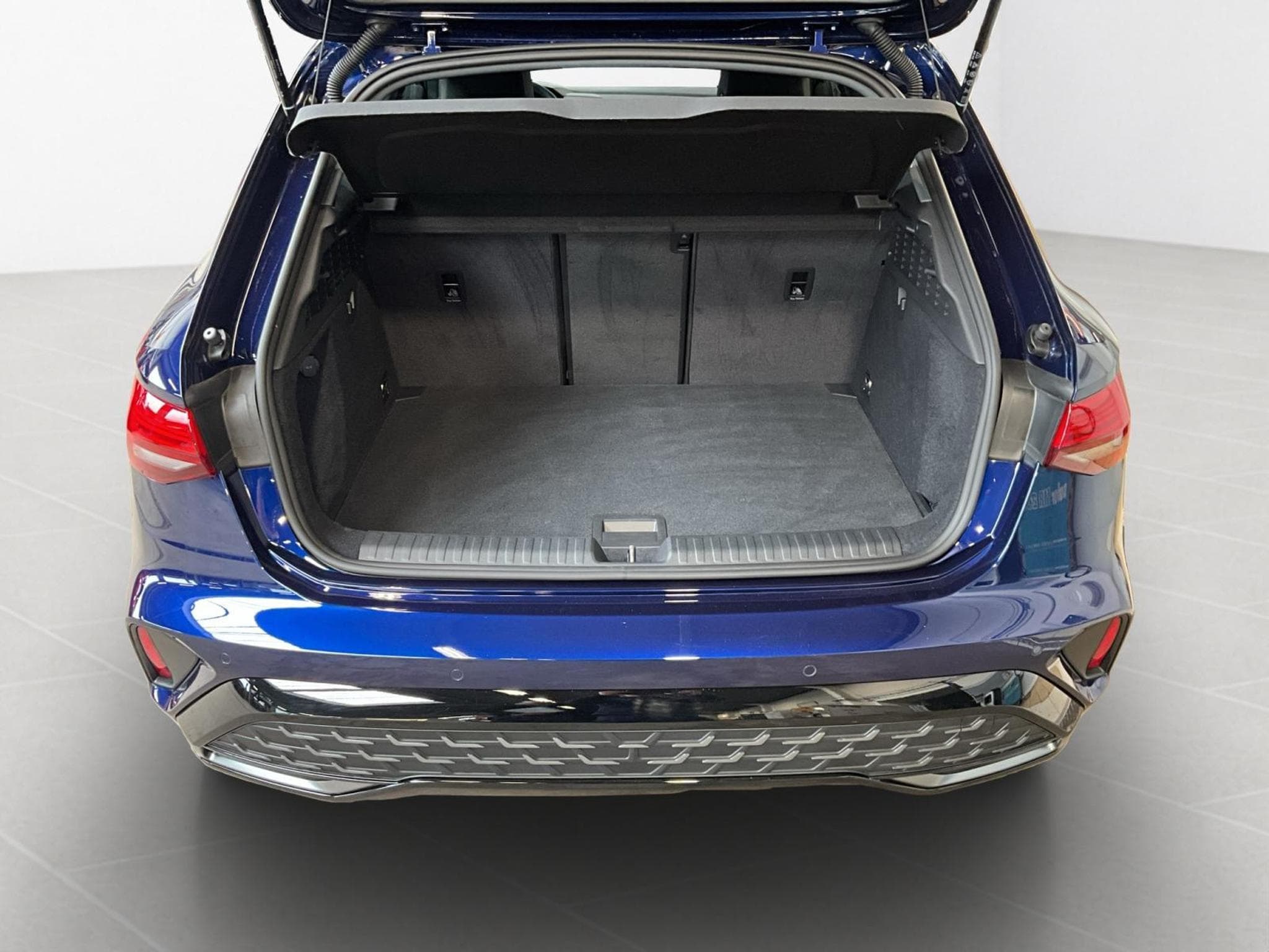 Audi A3 SB+S-Line+35TFSI+S-Tronic (2025) - Photo 16