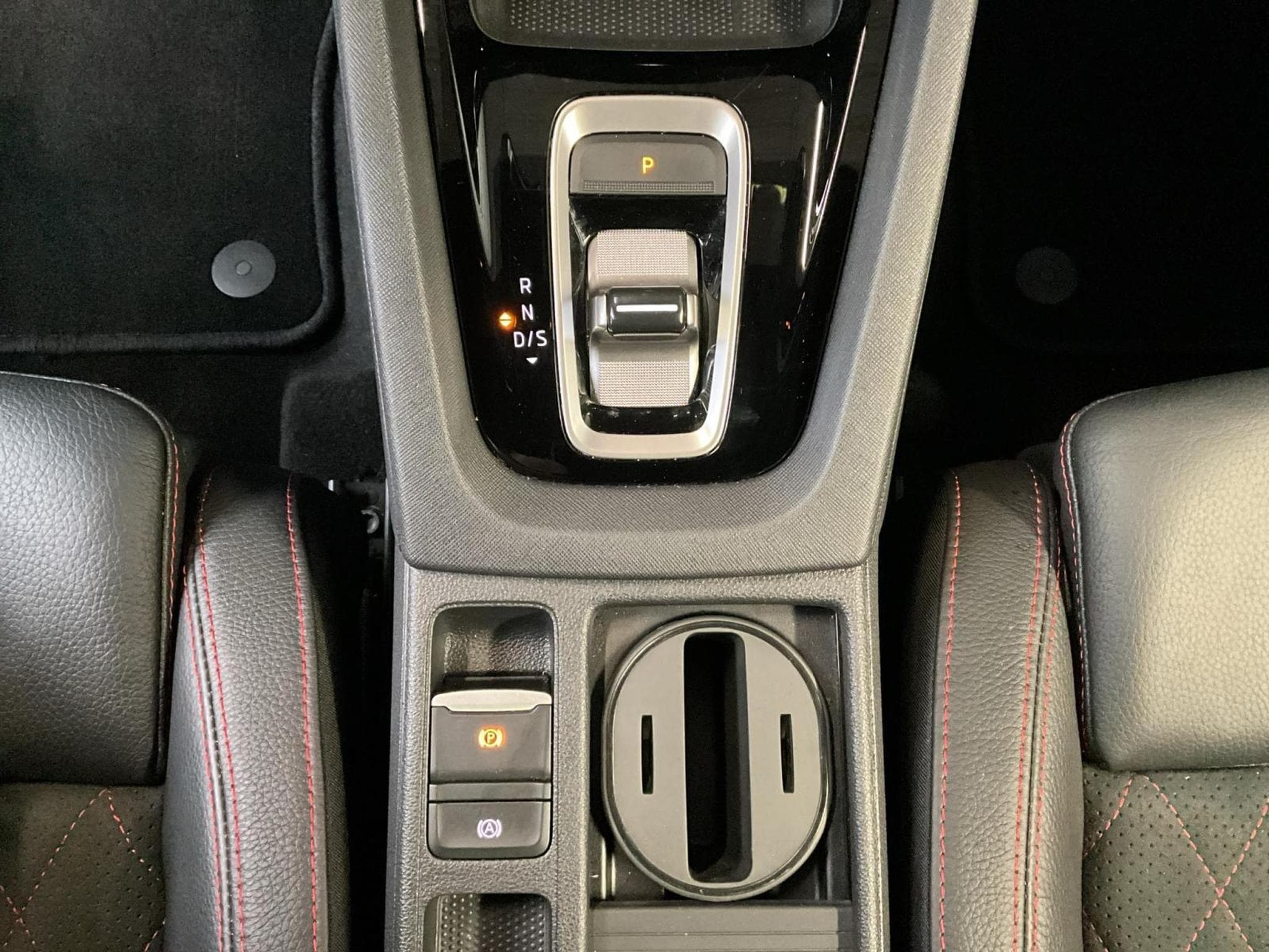 Skoda Octavia RS+DSG+Pano+SUEDIA+AHK (2025) - Photo 12