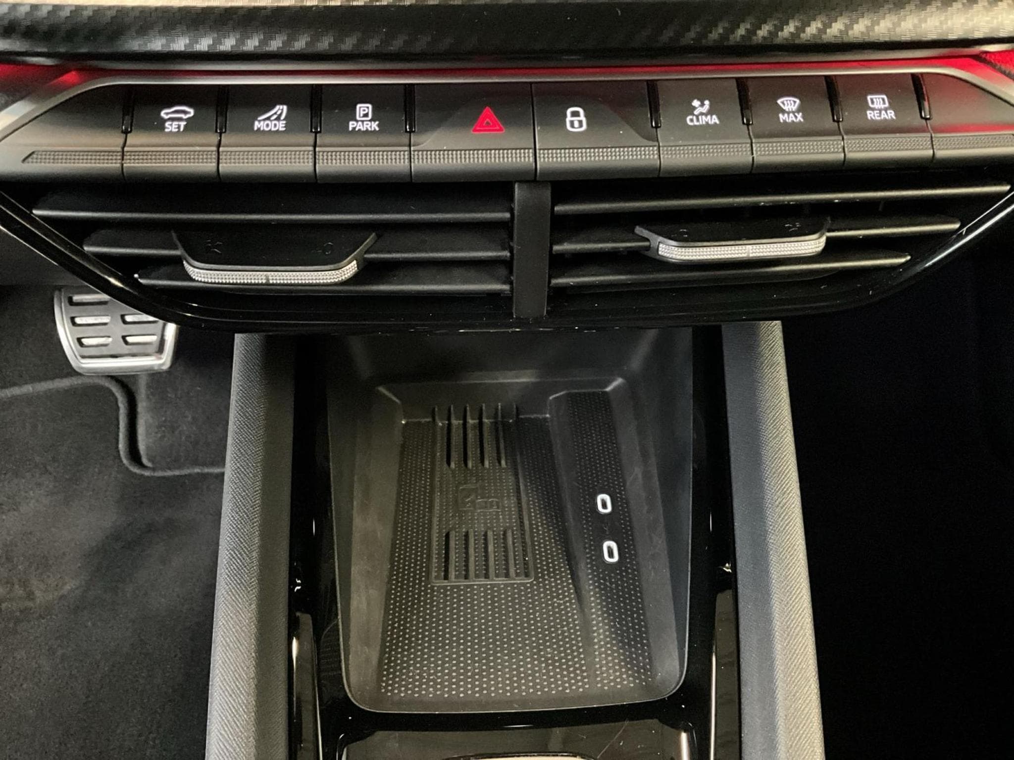 Skoda Octavia RS+DSG+Pano+SUEDIA+AHK (2025) - Photo 22