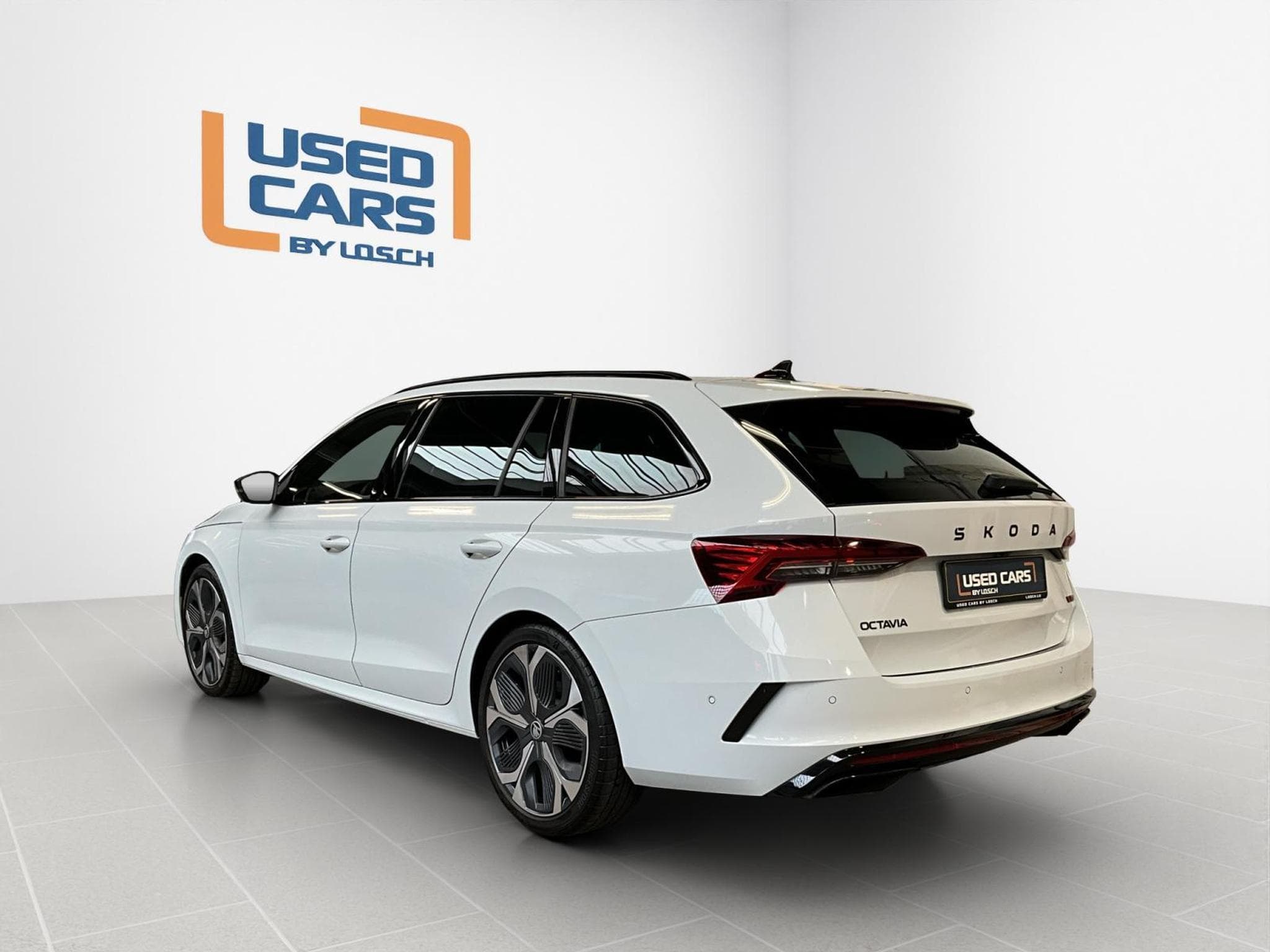 Skoda Octavia RS+DSG+Pano+SUEDIA+AHK (2025) - Photo 6