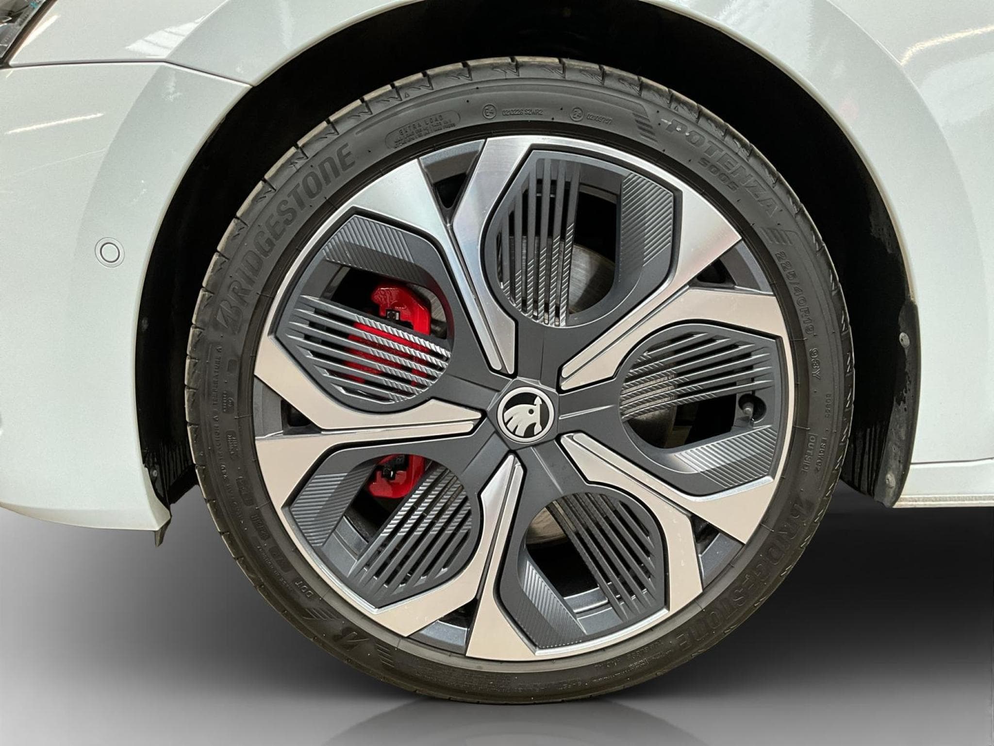 Skoda Octavia RS+DSG+Pano+SUEDIA+AHK (2025) - Photo 8