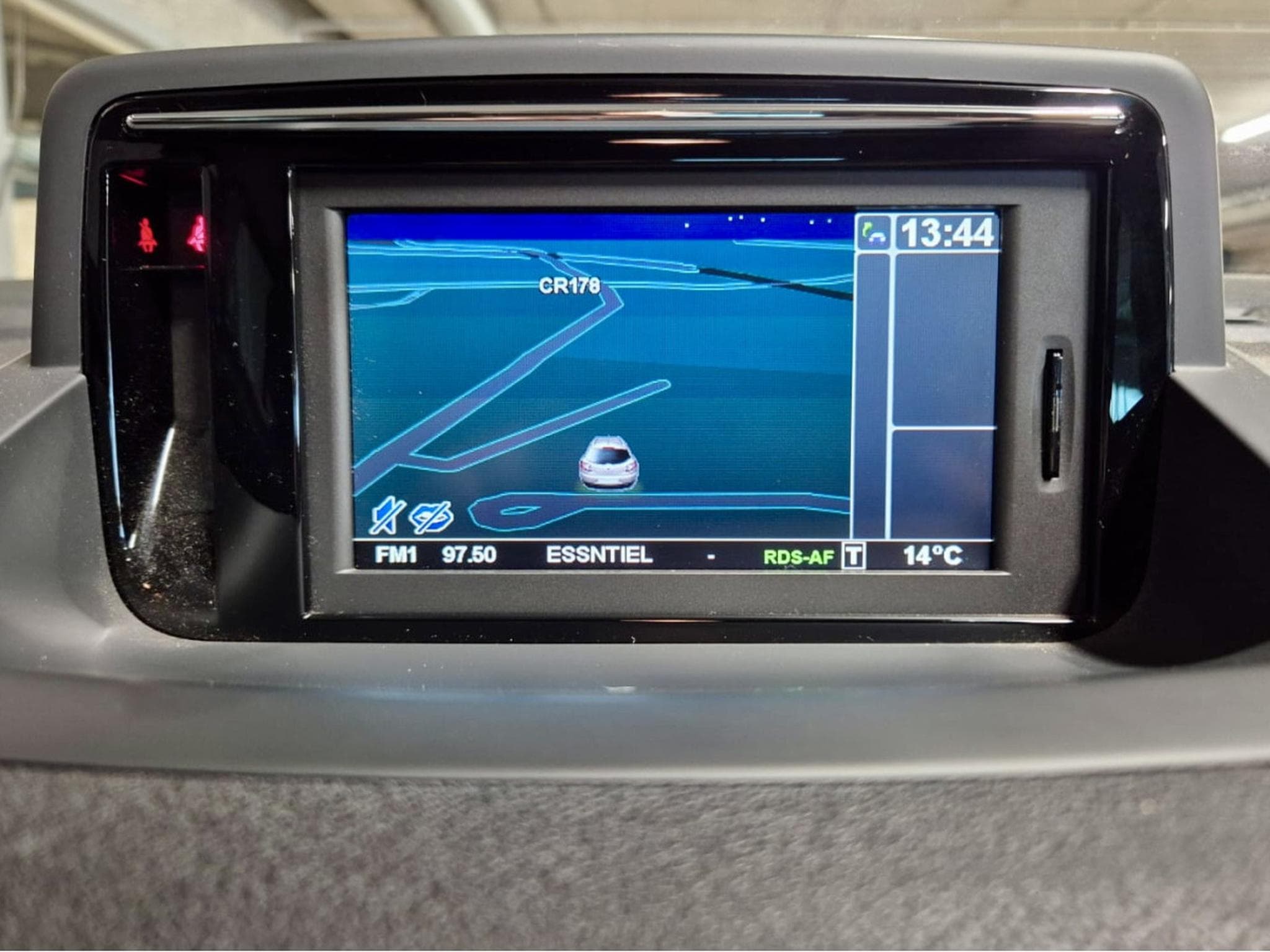 Renault Megane GRANDTOUR GT 220 LIMITED EDITION N°102 BOSE CUIR NAVI (2013) - Foto 8