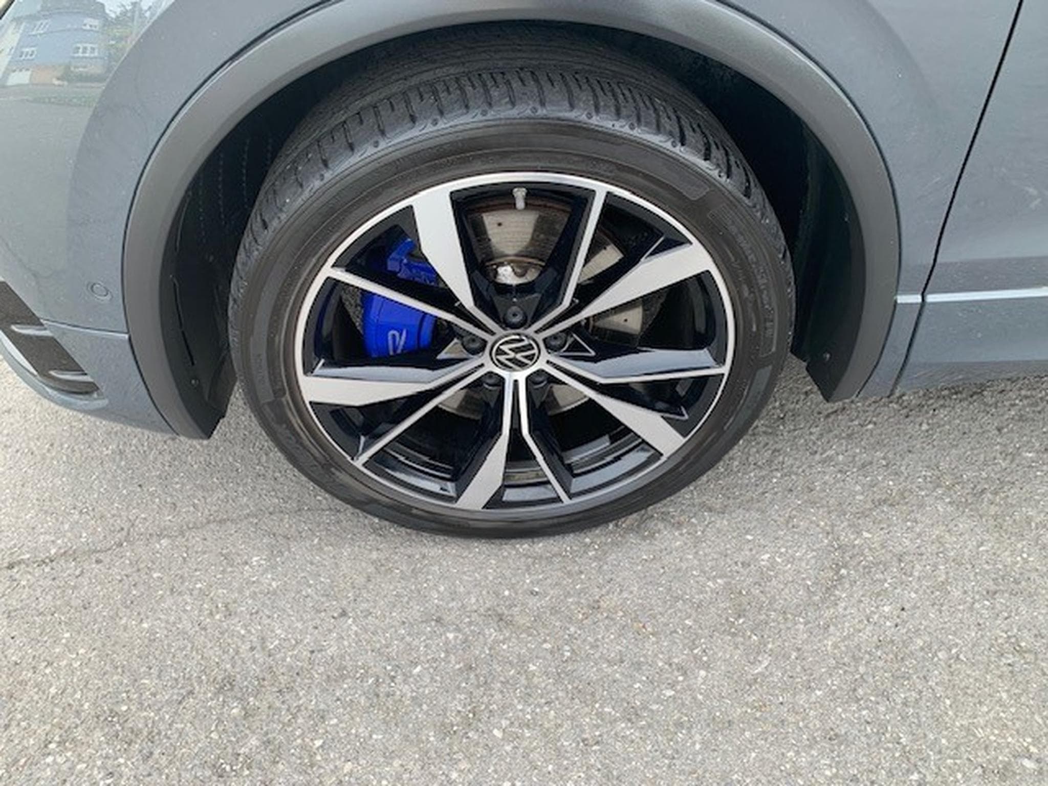 VW Tiguan R BLACK STYLE 2.0 TSI 320CV 4MOTION DSG7 (2022) - Photo 4