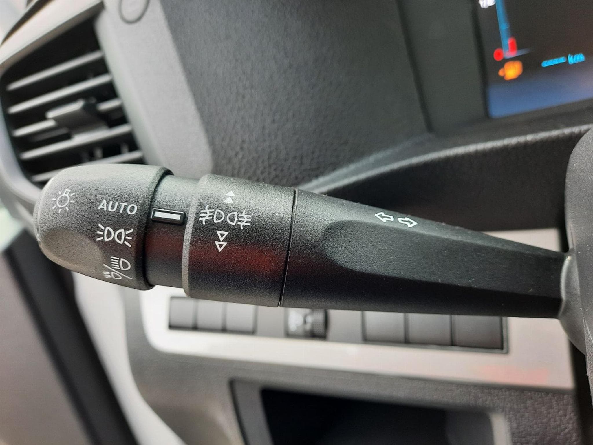 Citroën Jumpy 2.0 BlueHDI EAT8 150 Confort (2026) - Foto 13