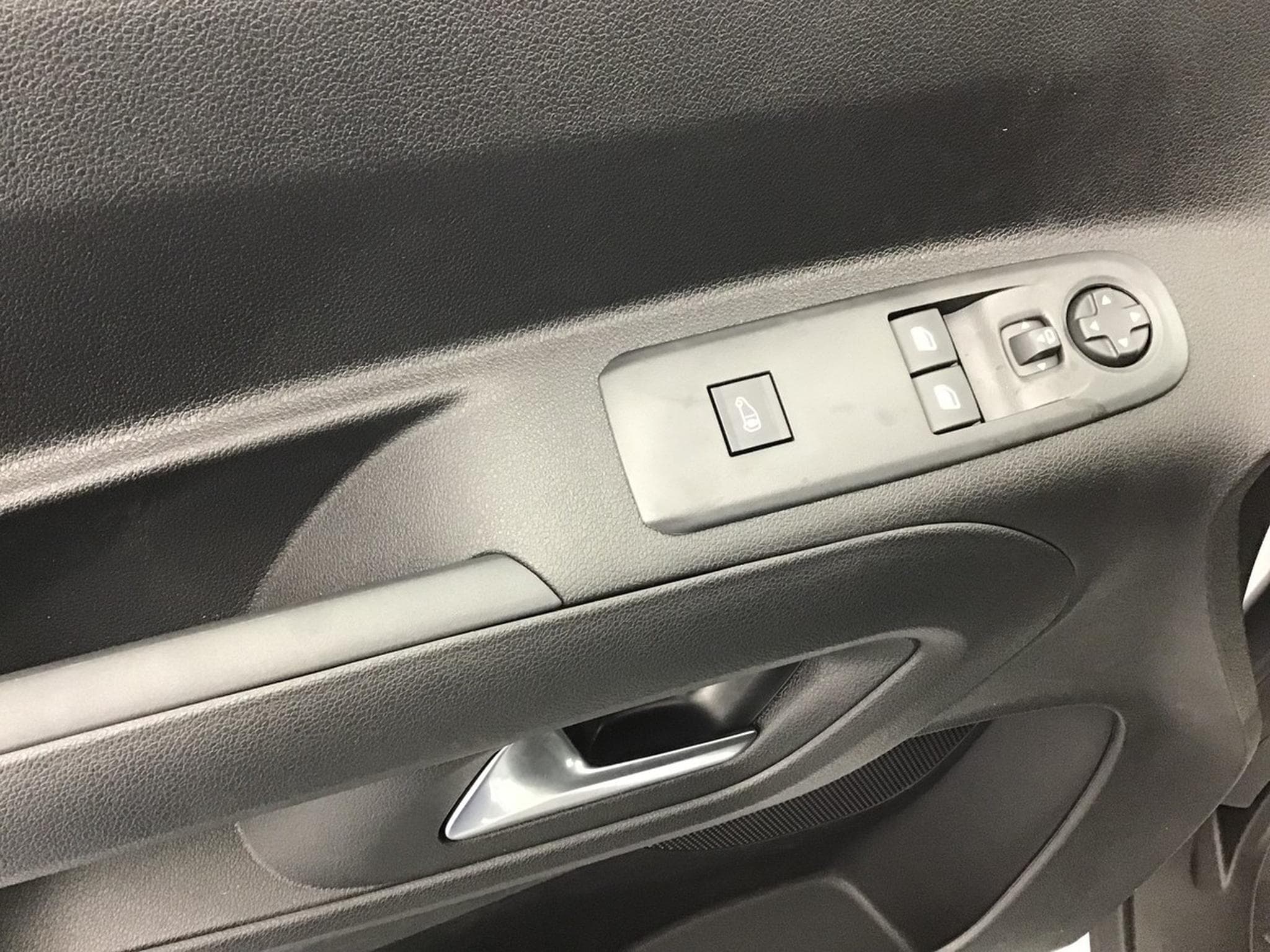 Citroën Berlingo 1.5 BlueHDI 100 (2025) - Foto 24