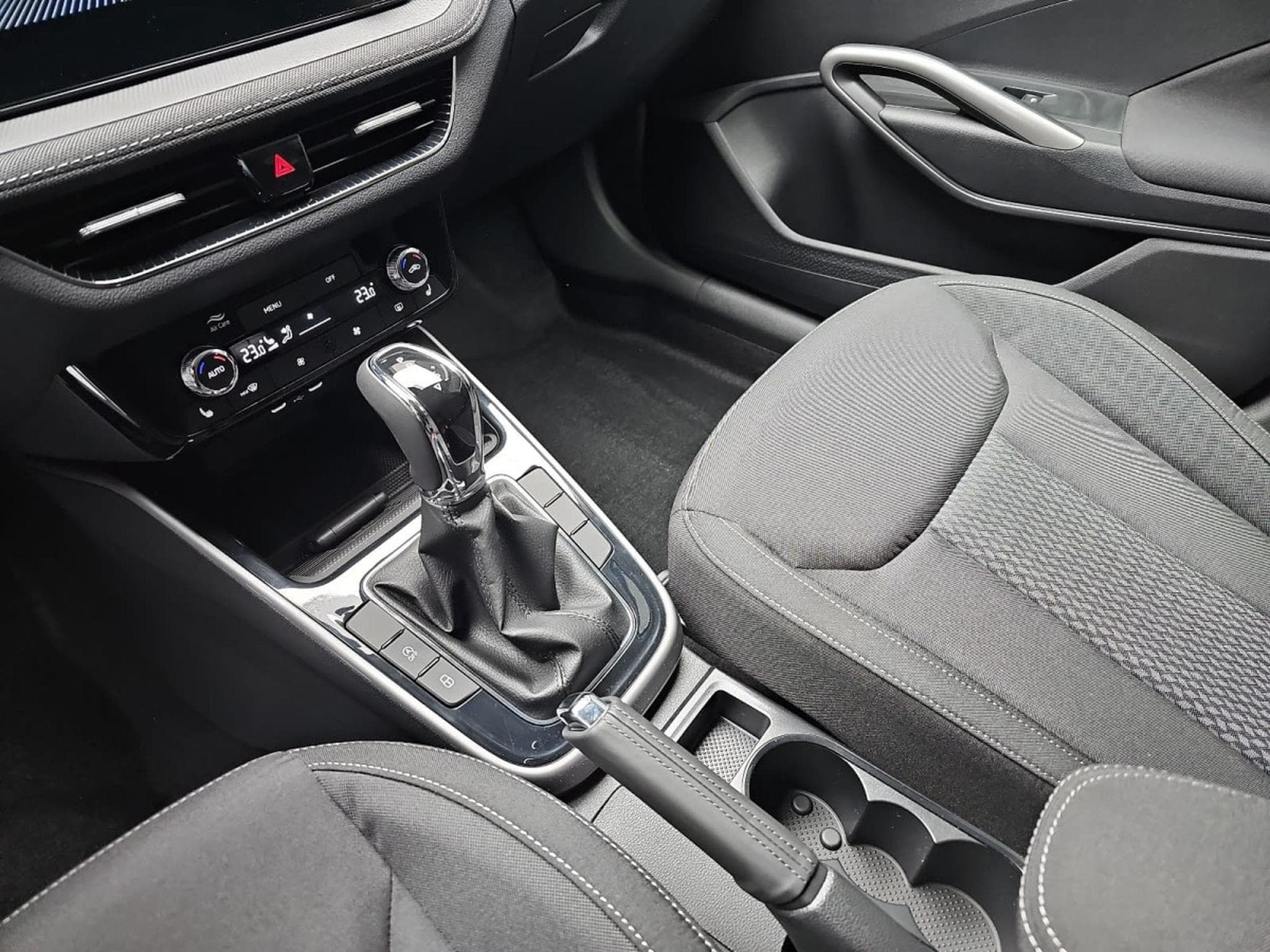 Skoda Fabia 1.0 TSi 115 DSG Selection (2026) - Foto 12