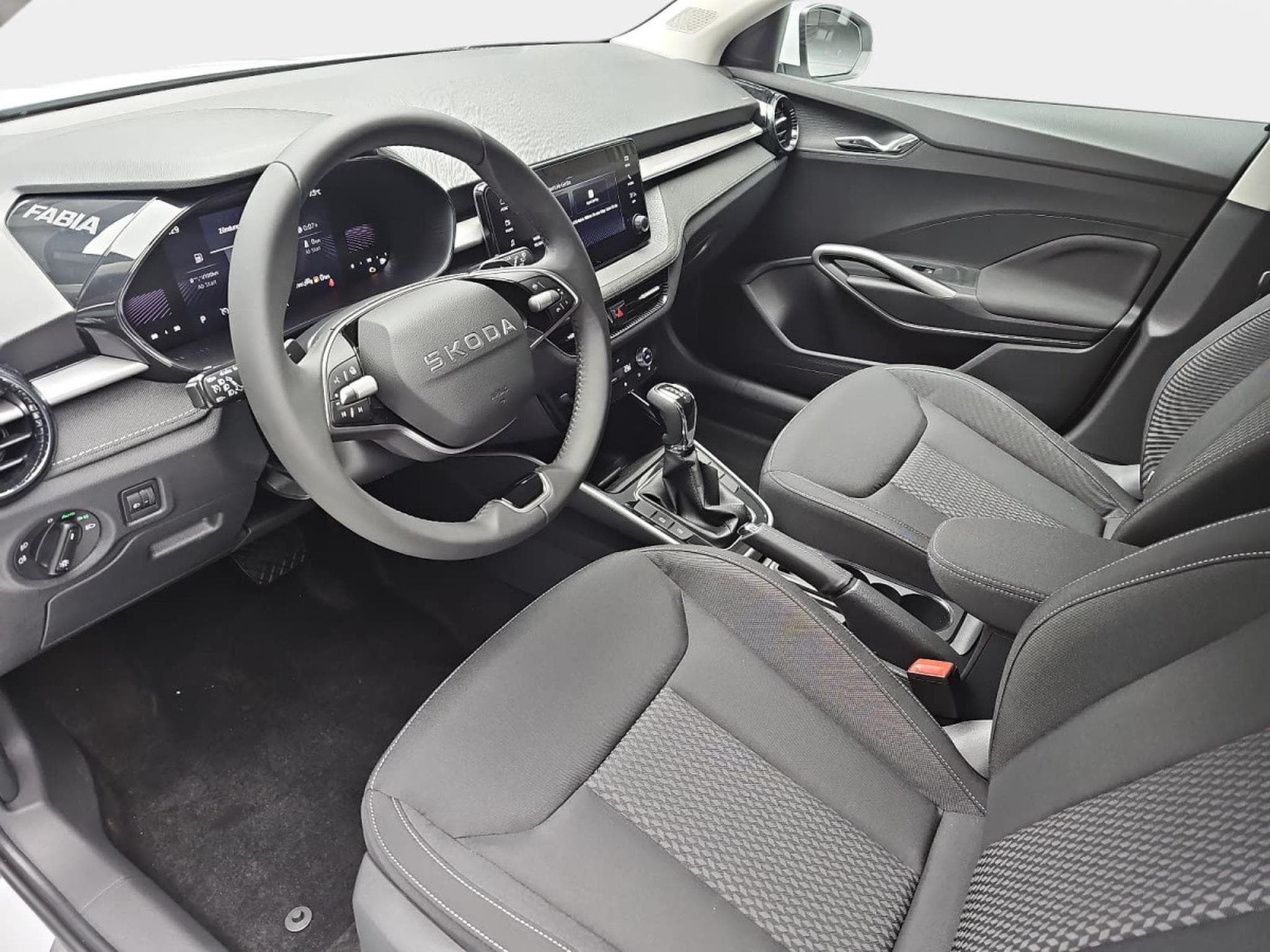 Skoda Fabia 1.0 TSi 115 DSG Selection (2026) - Foto 19