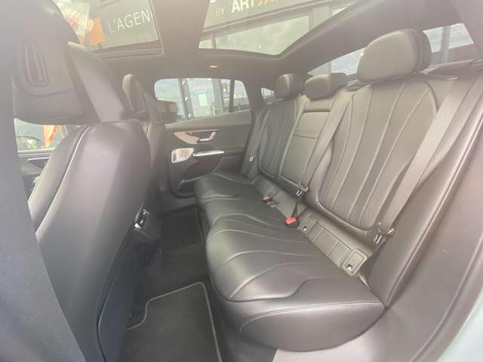Mercedes EQE EQE 350+ (2022) - Photo 10