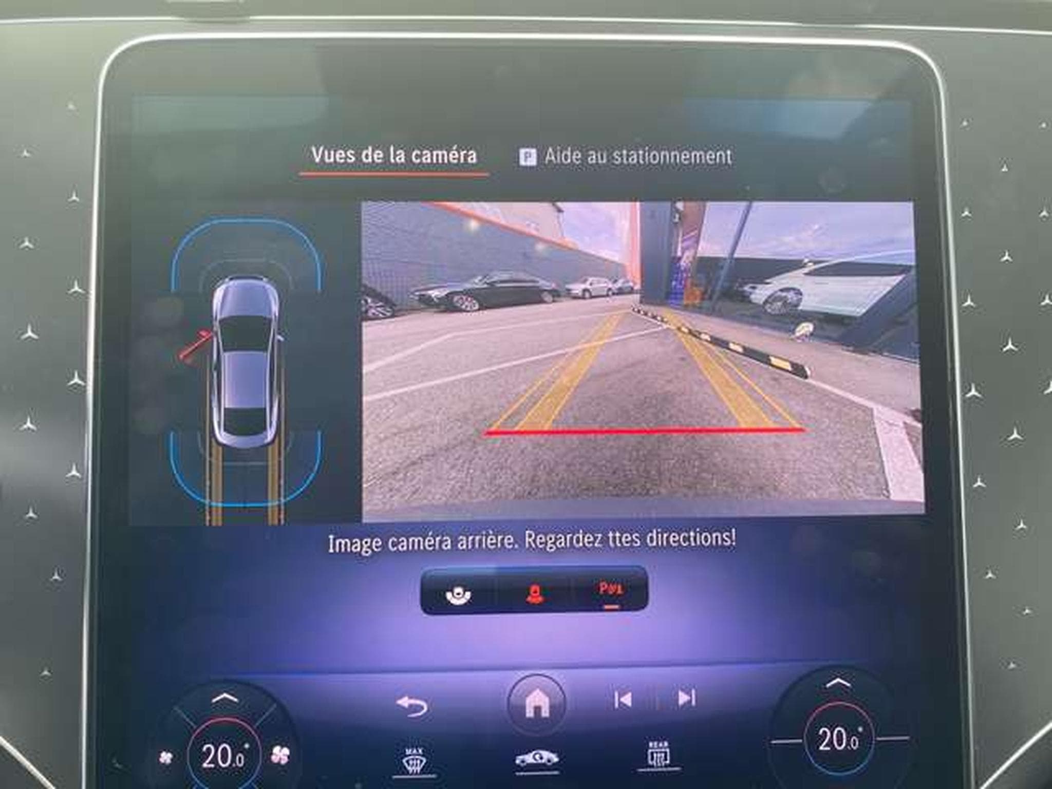 Mercedes EQE EQE 350+ (2022) - Photo 16