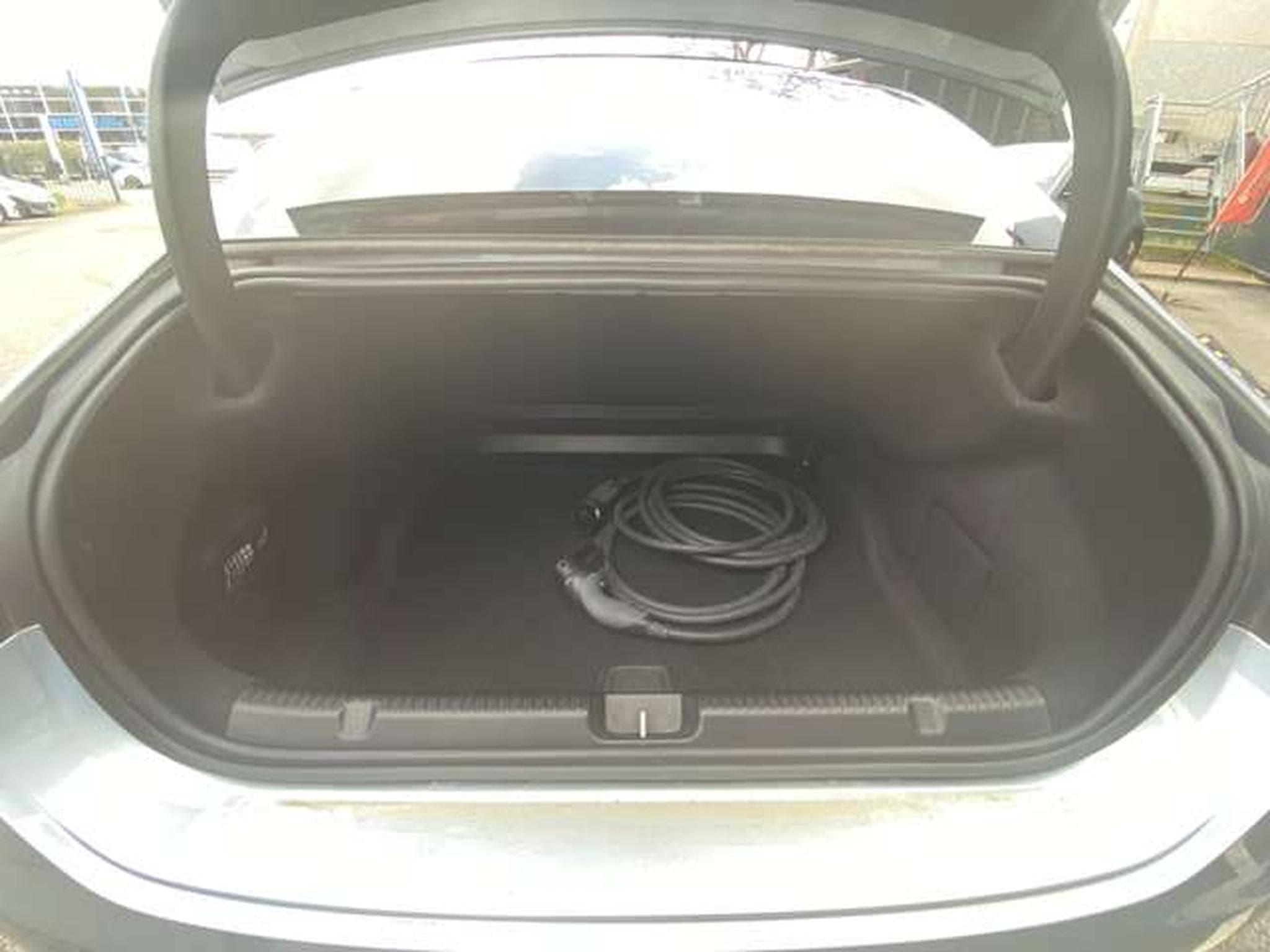 Mercedes EQE EQE 350+ (2022) - Photo 17