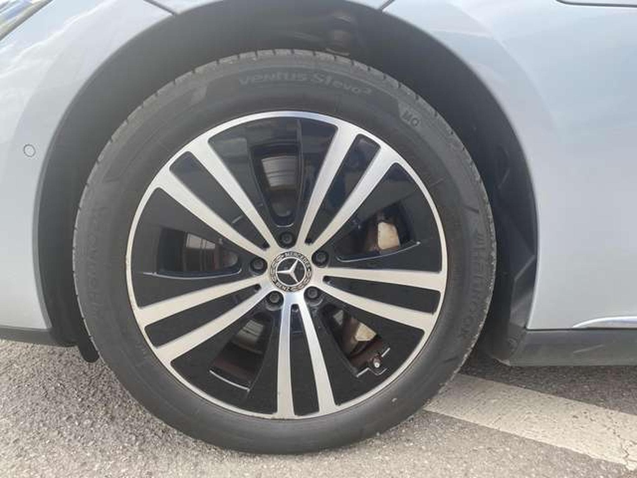 Mercedes EQE EQE 350+ (2022) - Photo 18