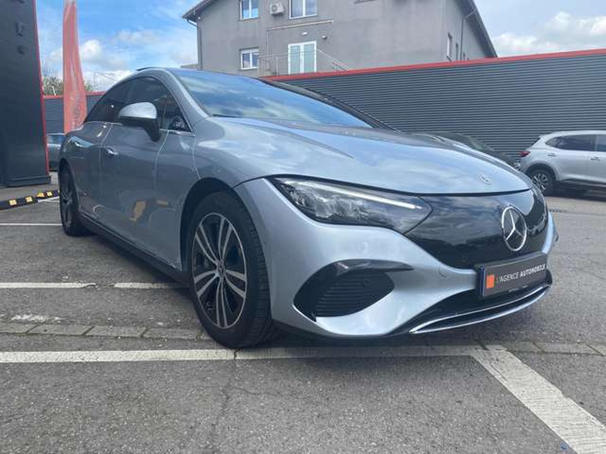 Mercedes EQE EQE 350+ (2022) - Photo 4