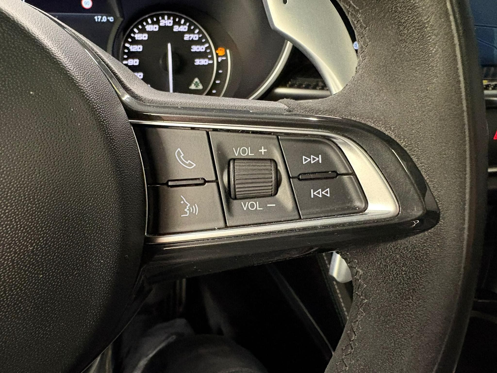 Alfa-Romeo Stelvio V6 Biturbo Quadrifoglio (2021) - Foto 13