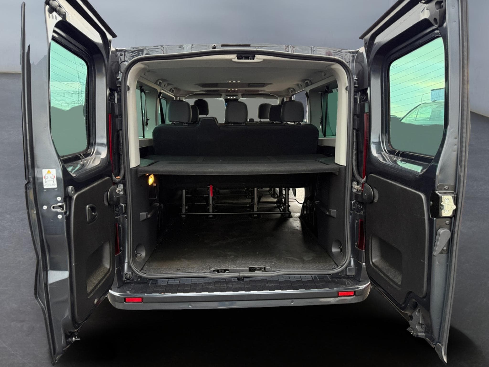 Renault Trafic Grand passenger 2.0 Blue dCi EDC 150 Equilibre 8pl (2024) - Photo 9