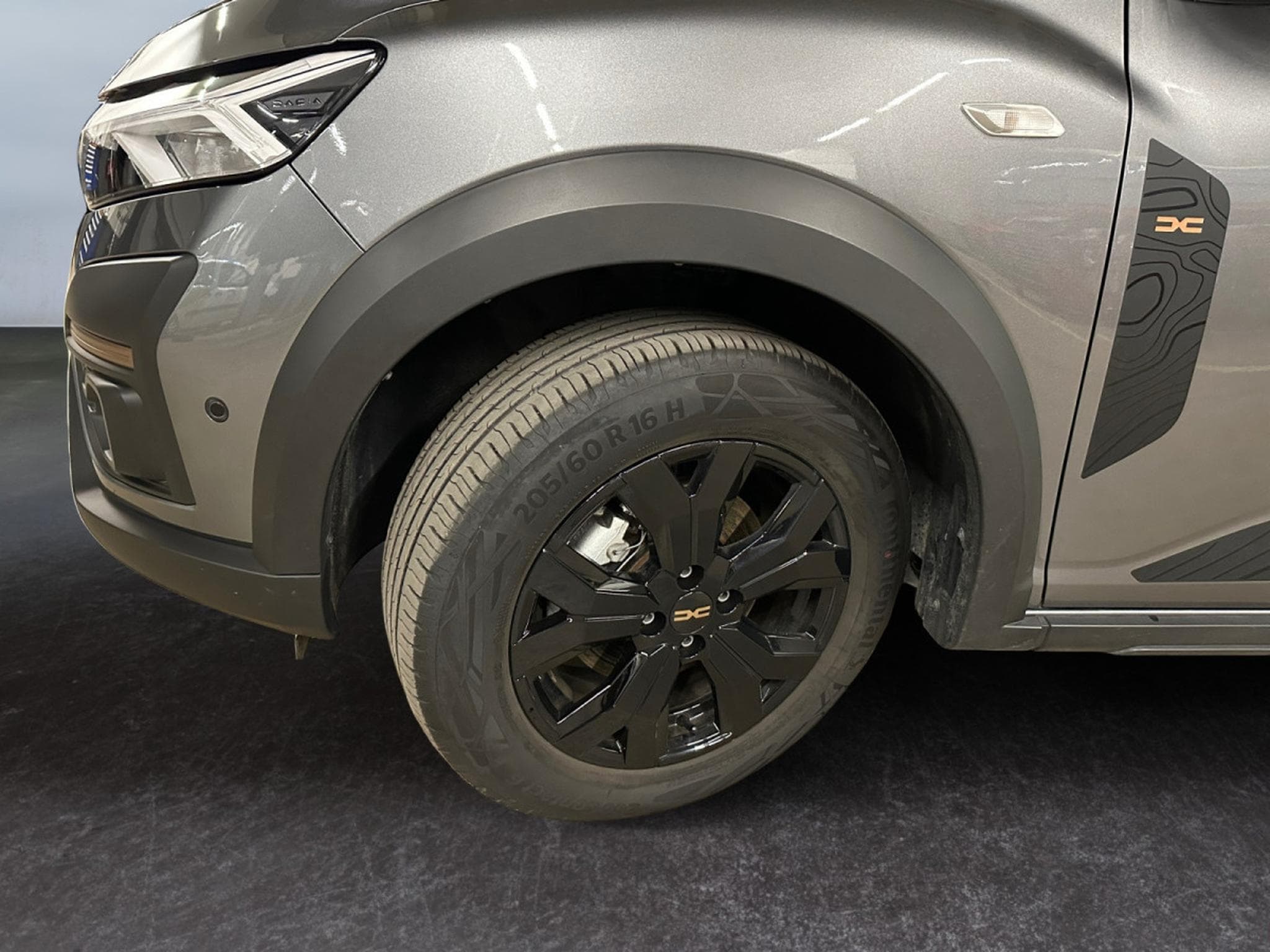 Dacia Jogger 1.6 Hybrid Extreme 7pl - NBI (2025) - Photo 6