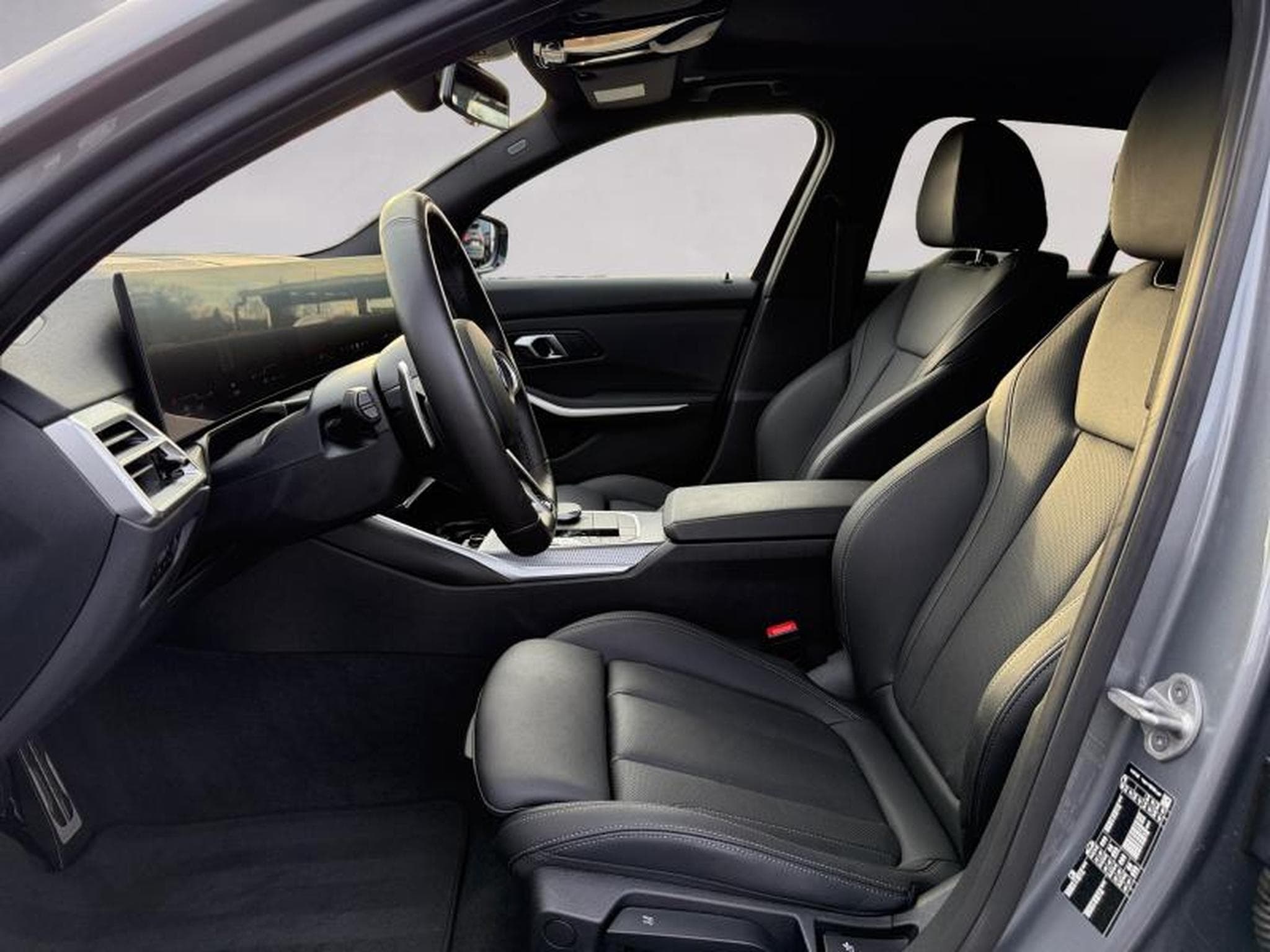 BMW 318 318i Touring Kit M Sport (2025) - Photo 5