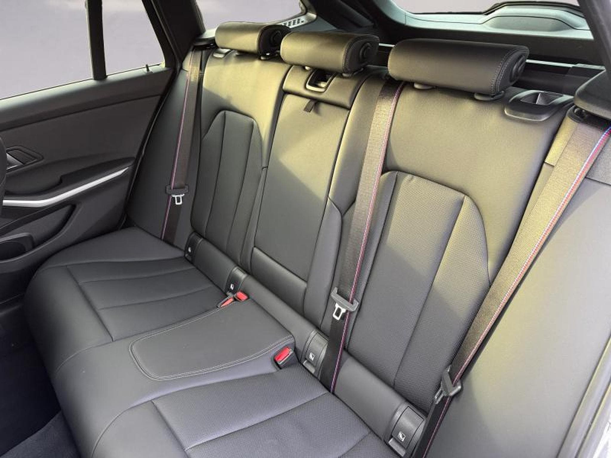 BMW 318 318i Touring Kit M Sport (2025) - Photo 8