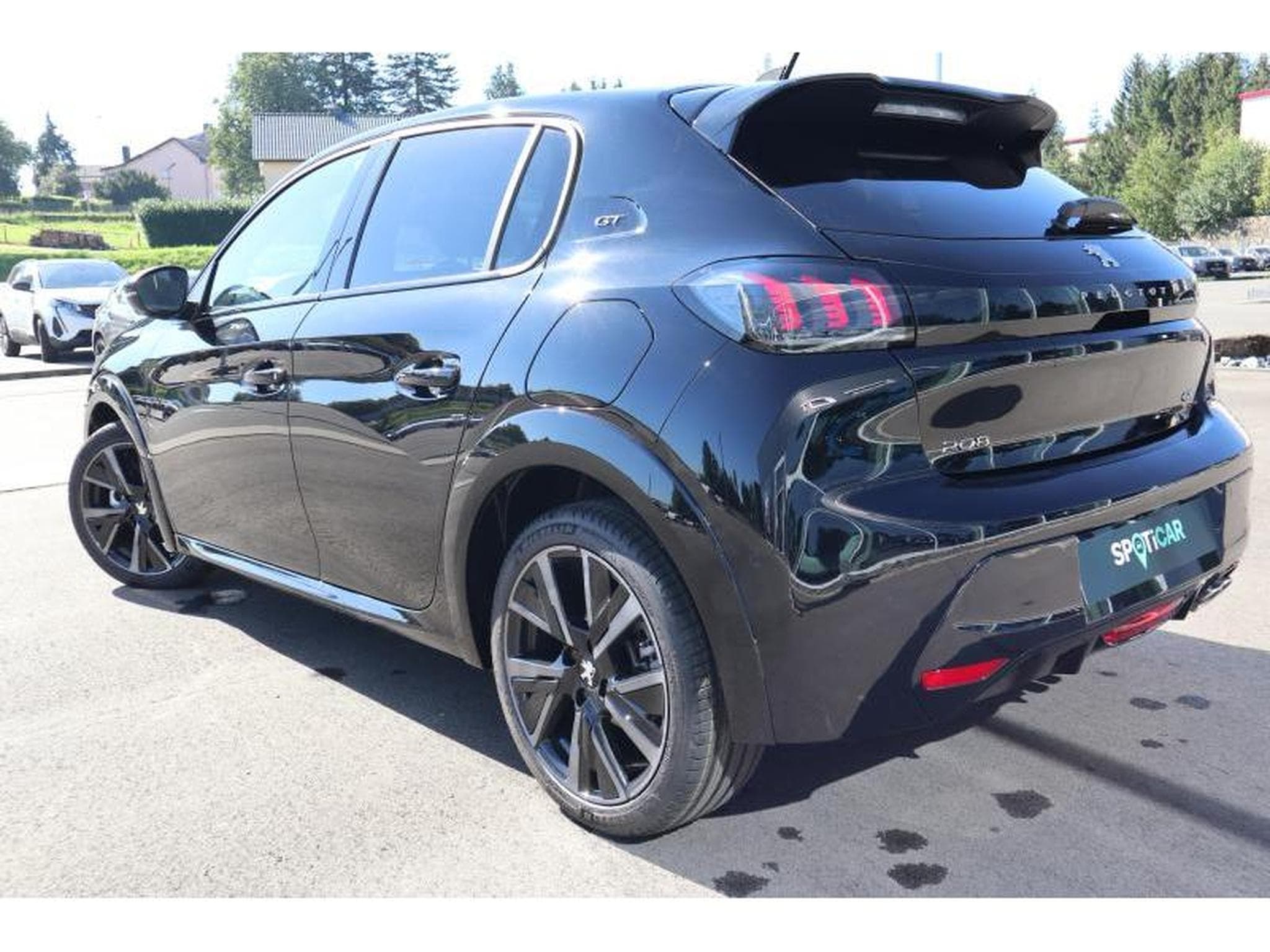 Peugeot 208 GT EAT8 (2023) - Photo 3