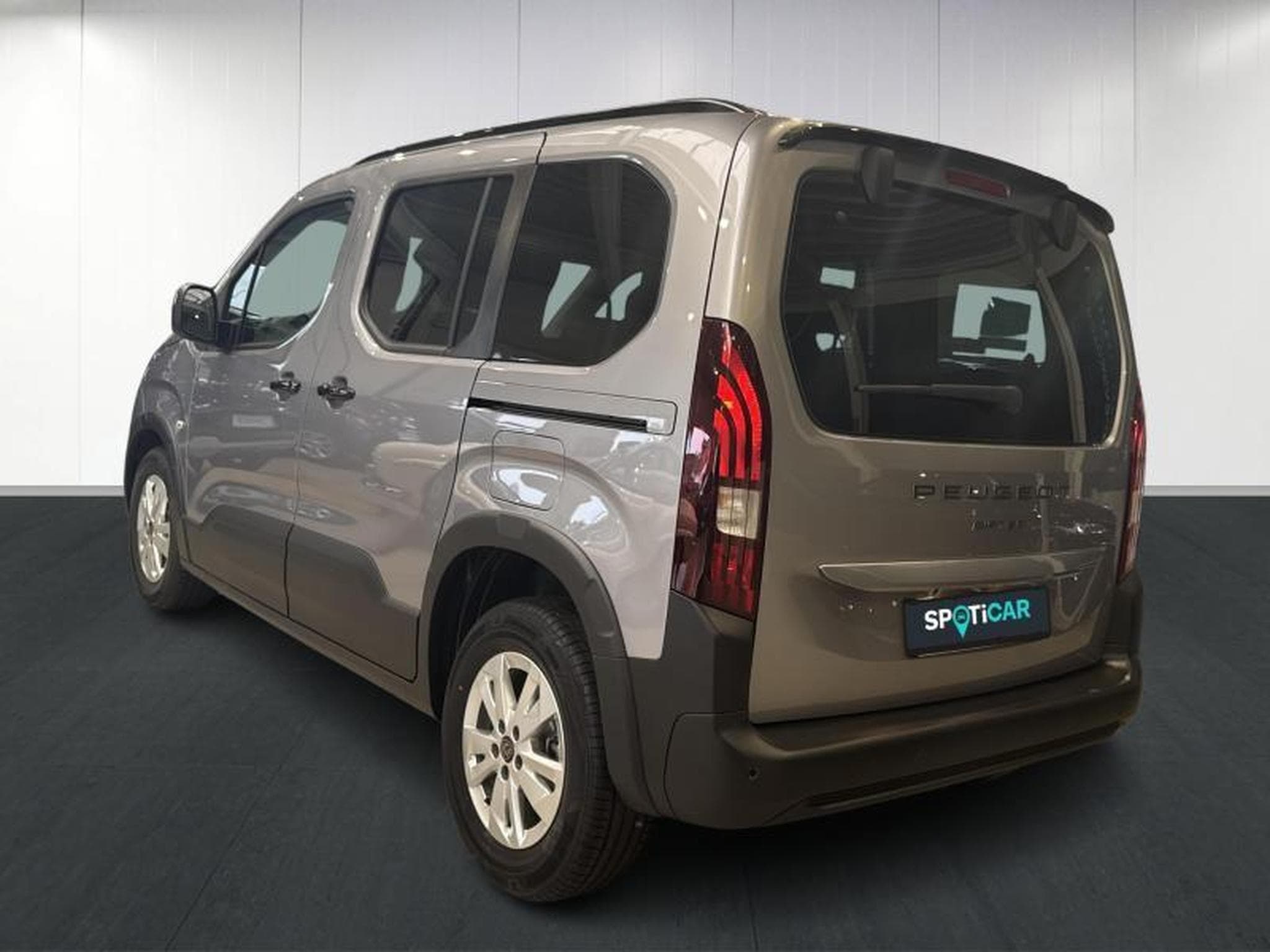 Peugeot Rifter Allure (2025) - Photo 6