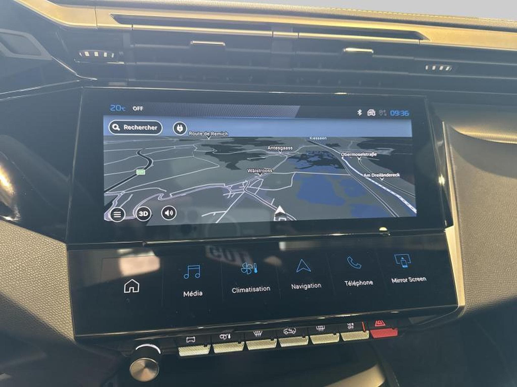 Peugeot 408 GT Plug-In Hybrid 225 EAT8 (2025) - Photo 8