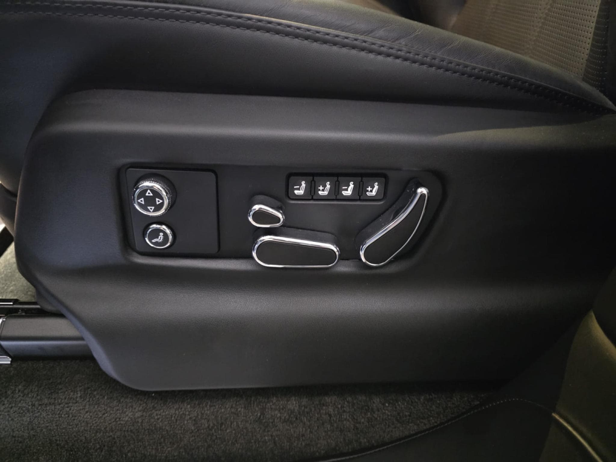 Bentley Bentayga Bentayga 4.0 V8 4WD PANO CUIR COC SOFTCLOSE (2023) - Photo 15