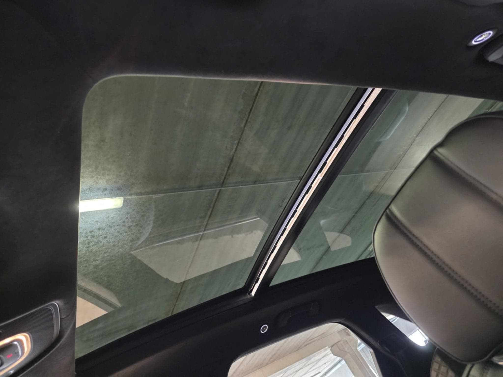 Bentley Bentayga Bentayga 4.0 V8 4WD PANO CUIR COC SOFTCLOSE (2023) - Photo 17