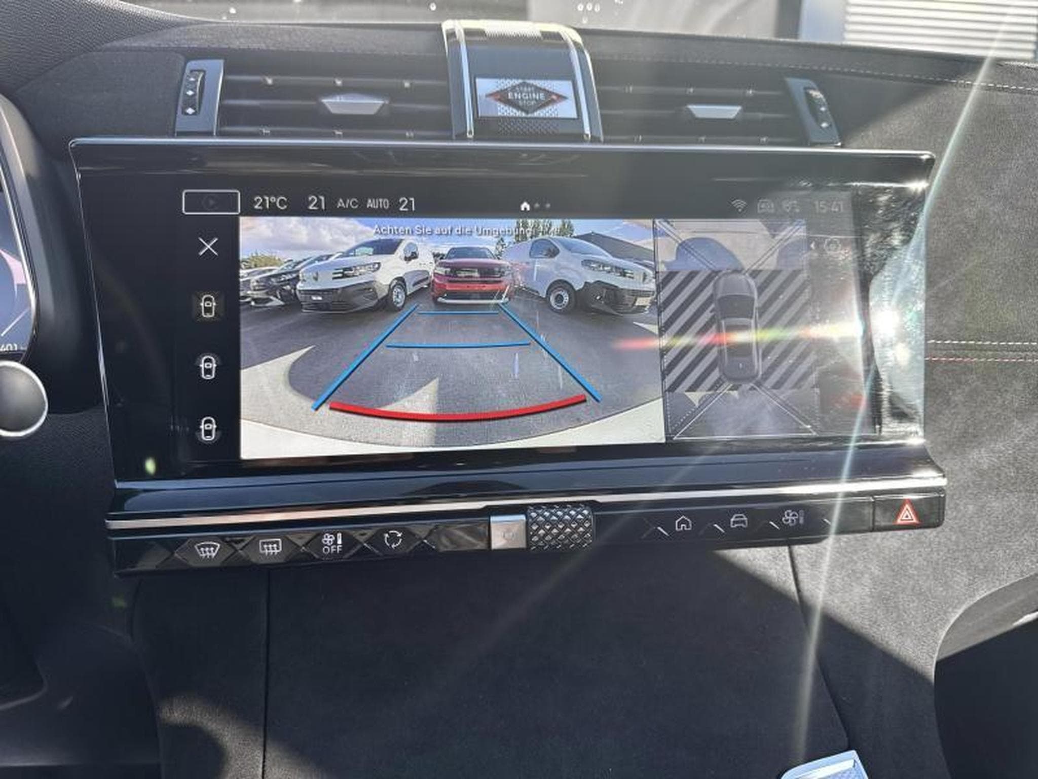 DS Automobiles DS7 E-Tense 300 Performance Line + (2023) - Photo 16