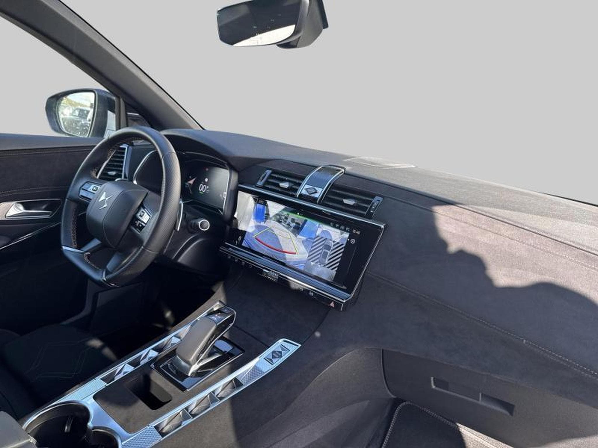 DS Automobiles DS7 E-Tense 300 Performance Line + (2023) - Photo 9