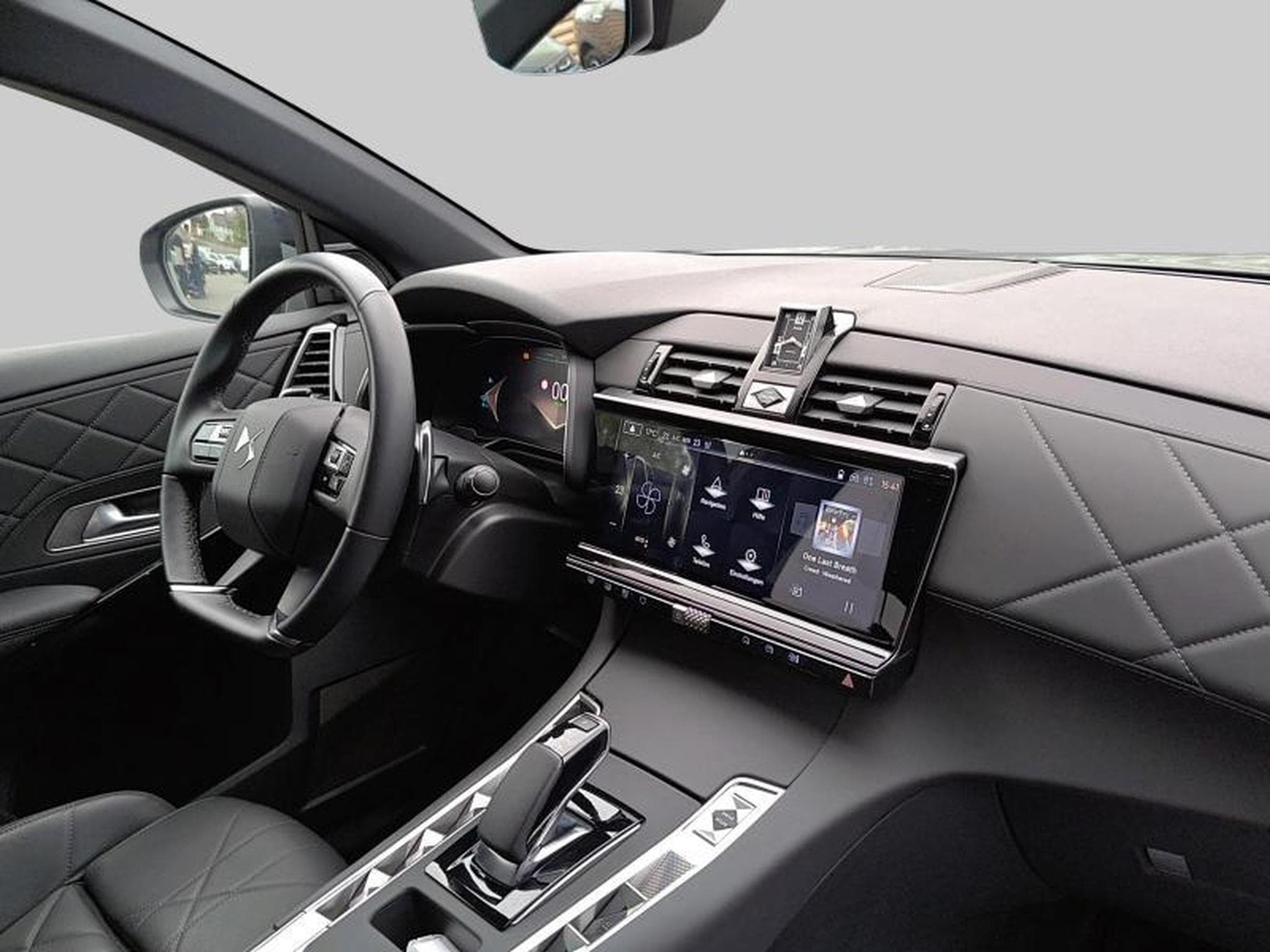 DS Automobiles DS7 7 E-Tense 225 Rivoli (2023) - Photo 4