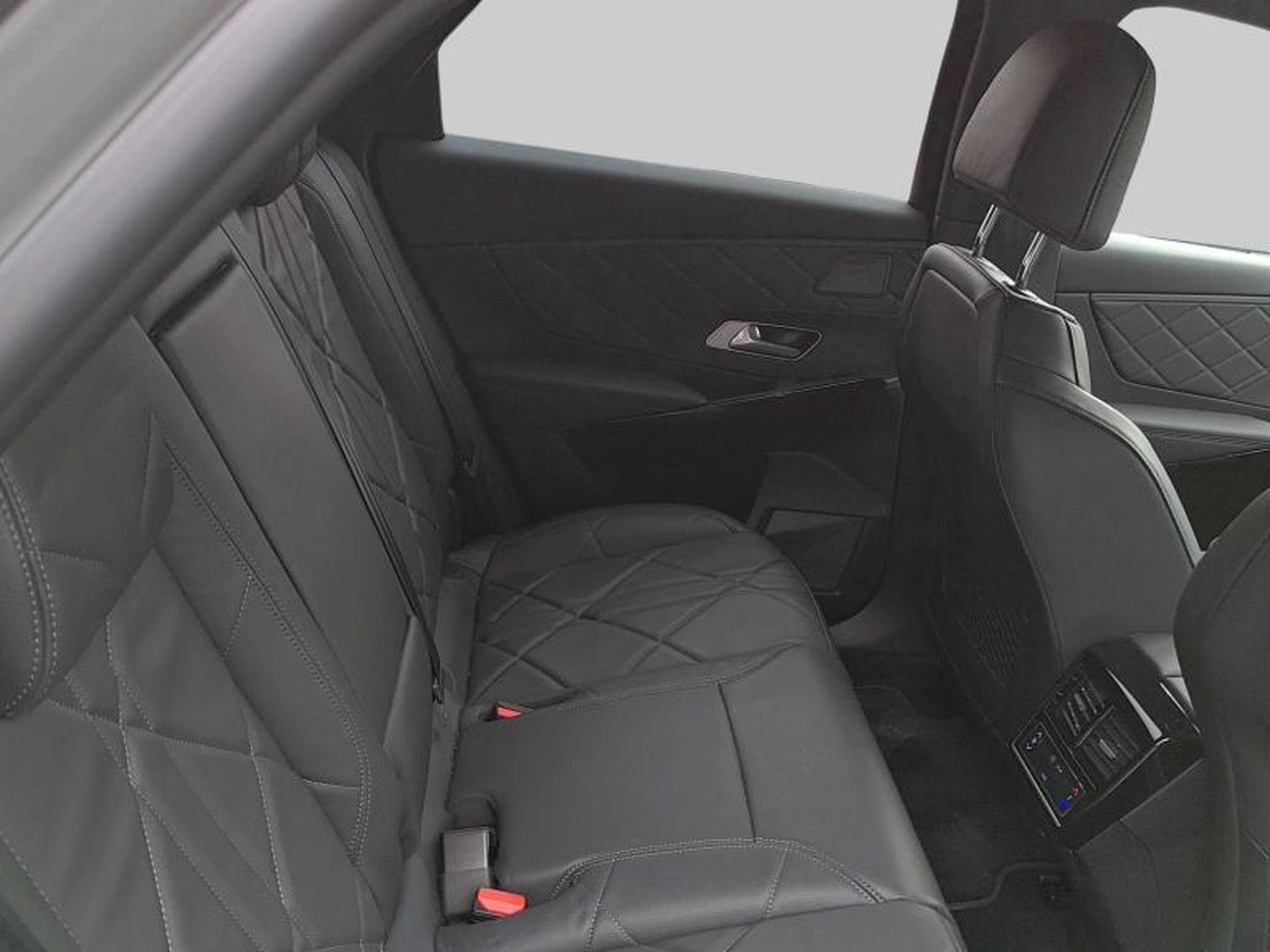 DS Automobiles DS7 7 E-Tense 225 Rivoli (2023) - Photo 5