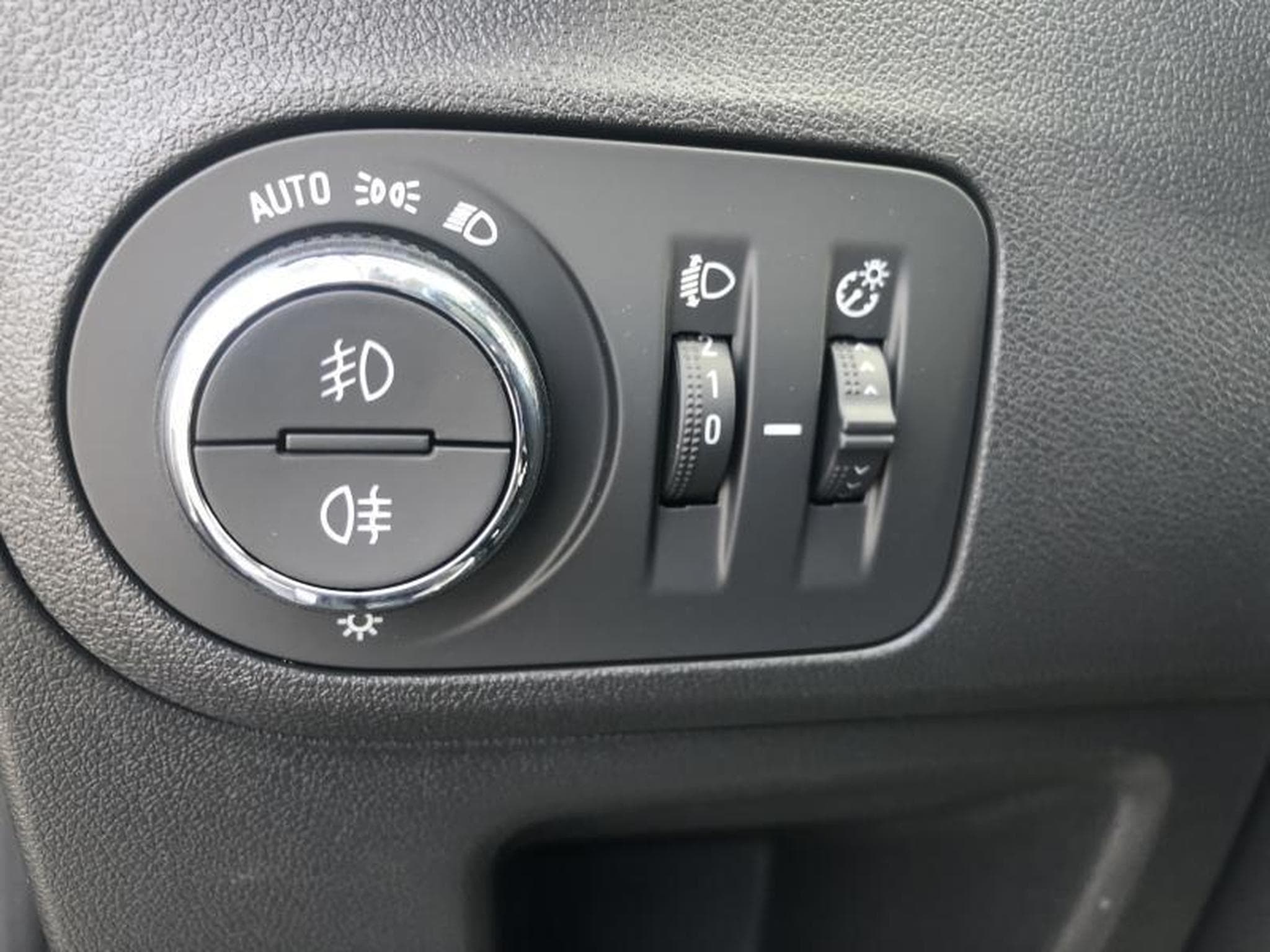 Opel Crossland X Innovation (2021) - Photo 2