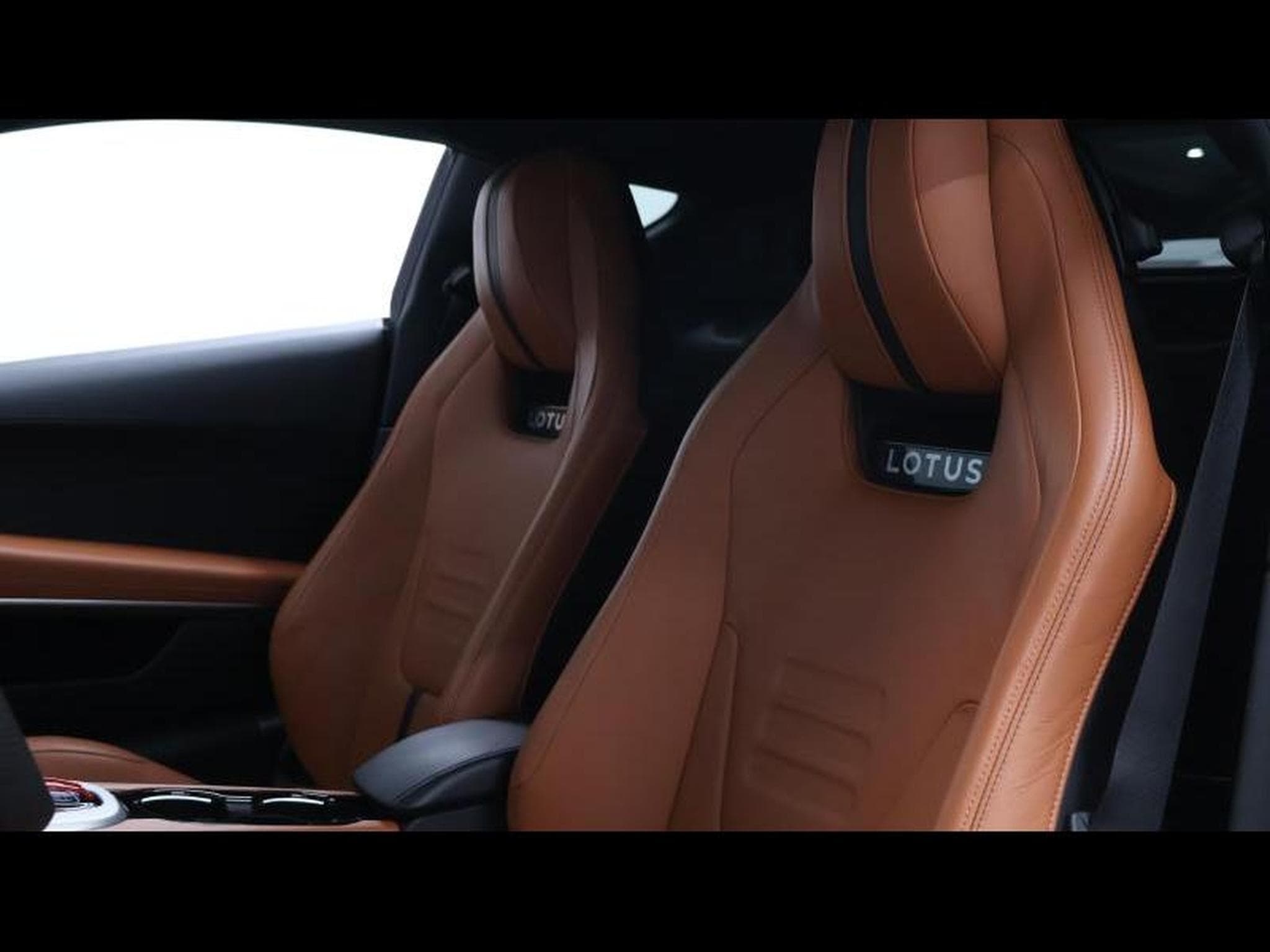 Lotus Emira 2.0i4 364 DCT First Edition (2025) - Photo 16