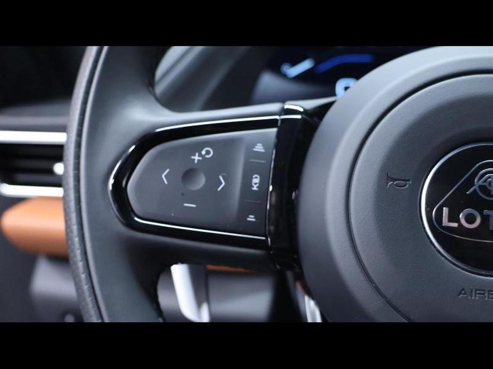 Lotus Emira 2.0i4 364 DCT First Edition (2025) - Photo 18