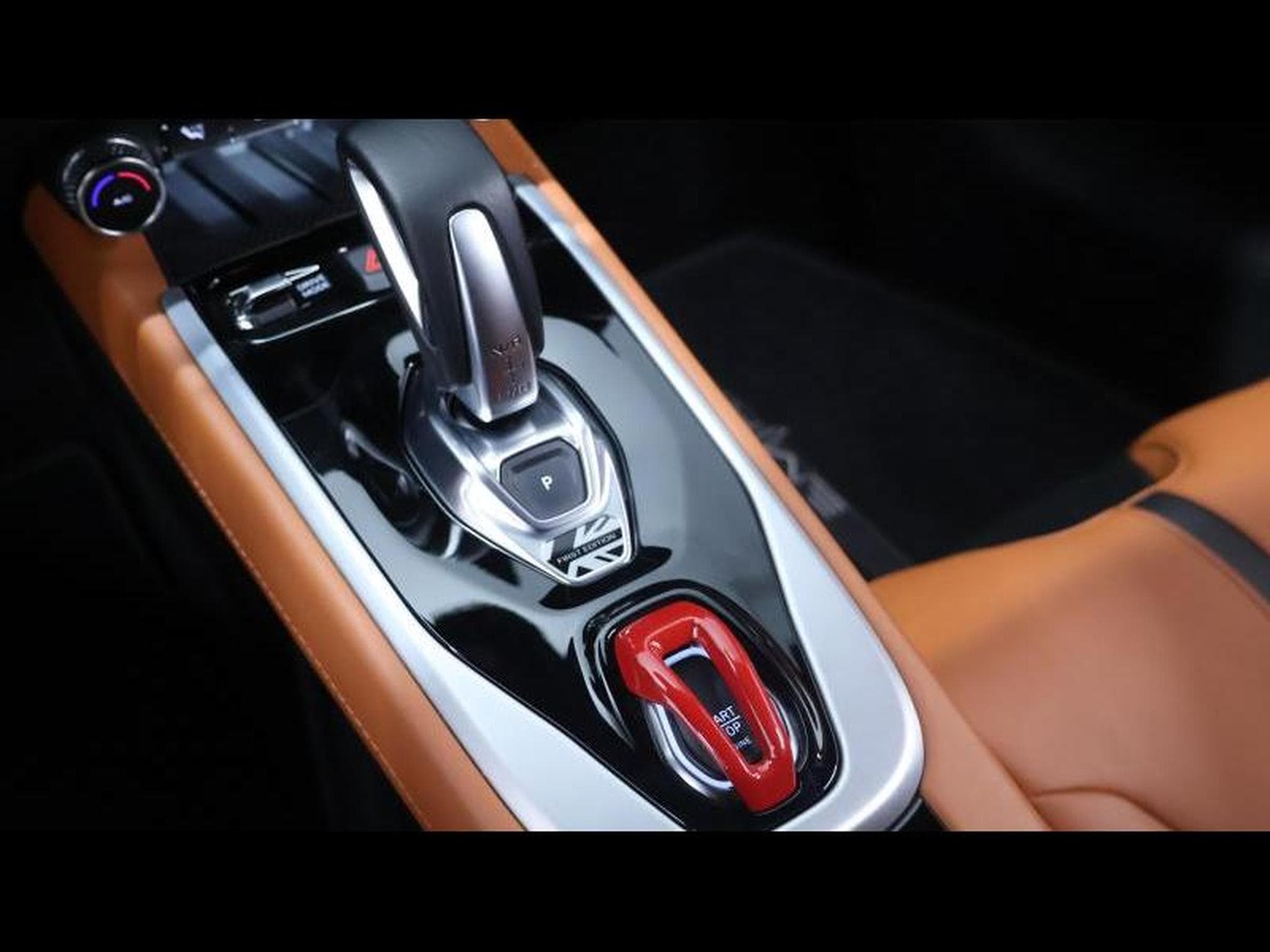 Lotus Emira 2.0i4 364 DCT First Edition (2025) - Photo 20