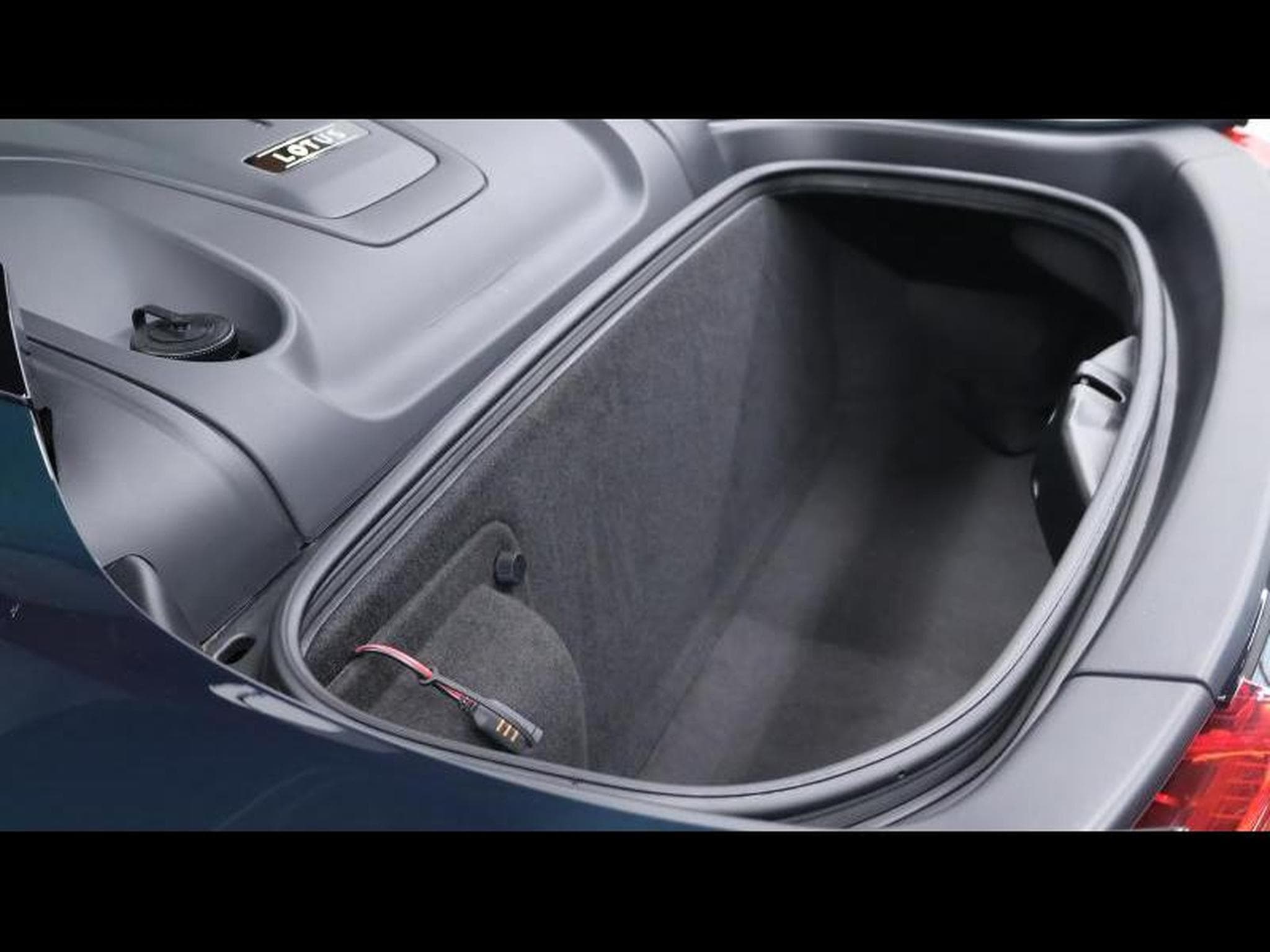 Lotus Emira 2.0i4 364 DCT First Edition (2025) - Photo 6