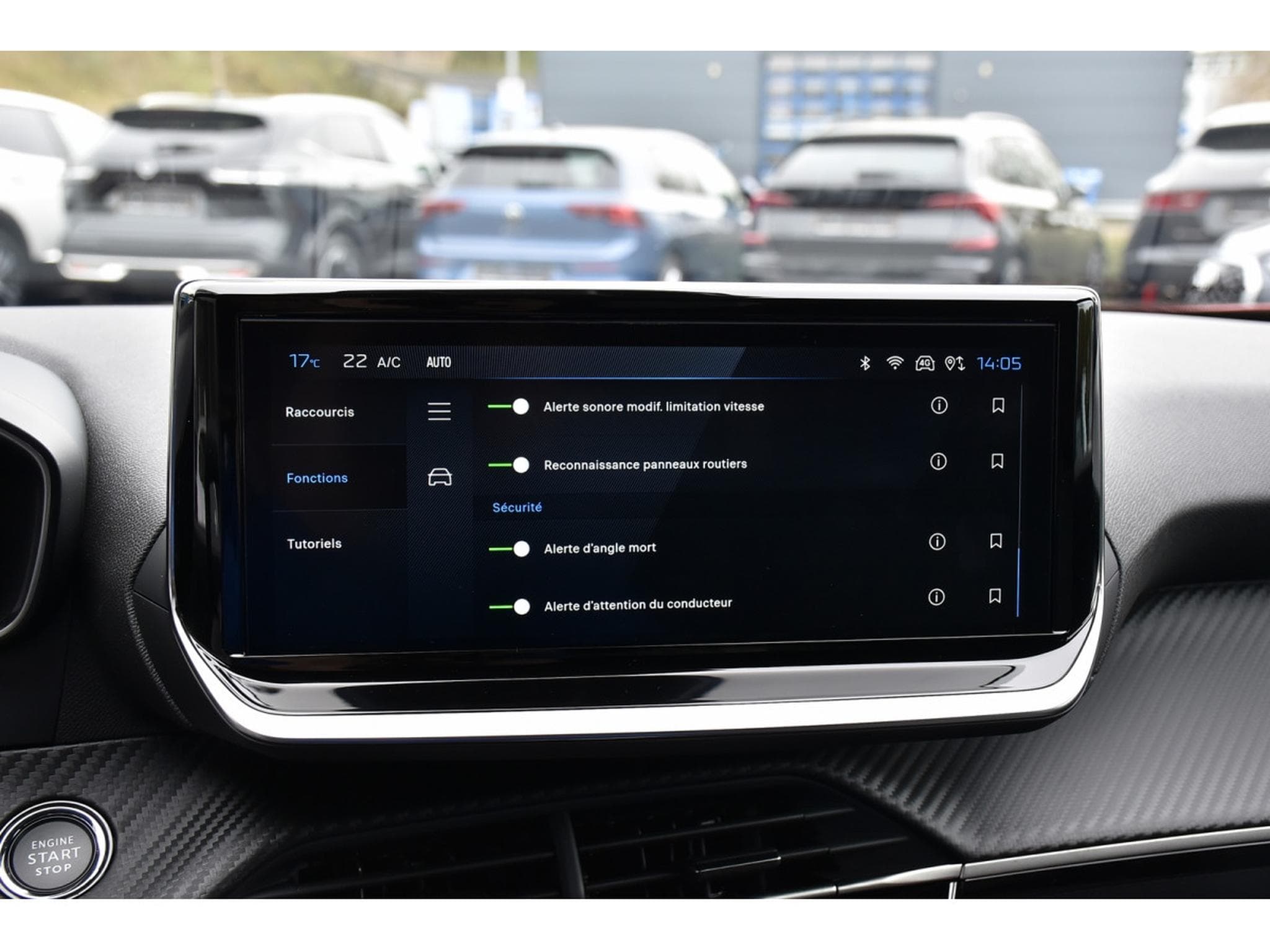 Peugeot 2008 1.2 Hybrid 145 Allure e-DCS6 ACC LANE SIDE GPS CAM360 1°MAIN (2025) - Foto 18